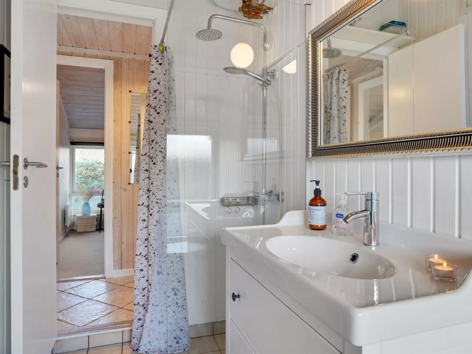 "Nilsa" - 400m from the sea-Dedans