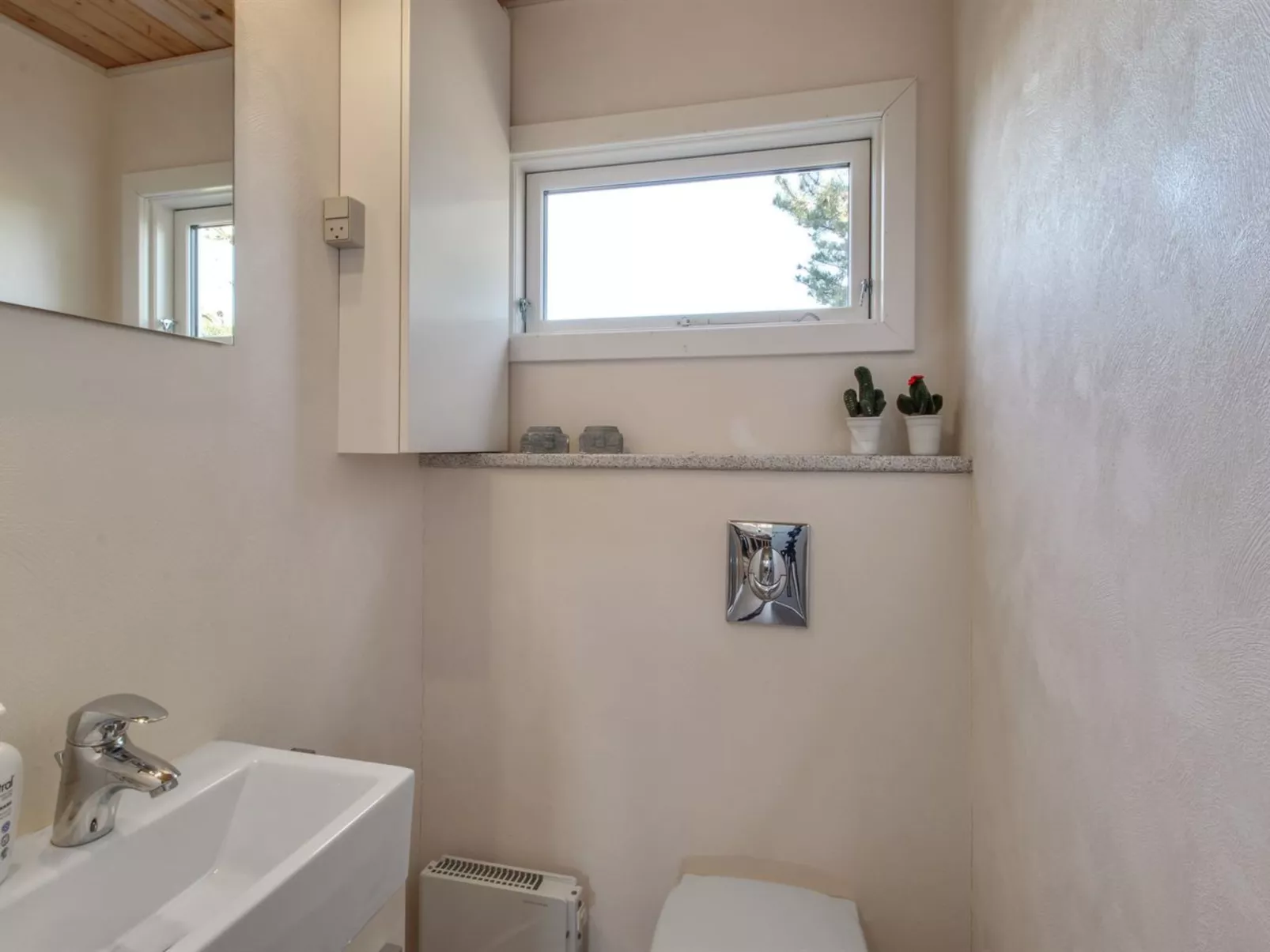 "Yanne" - 400m from the sea-Drinnen