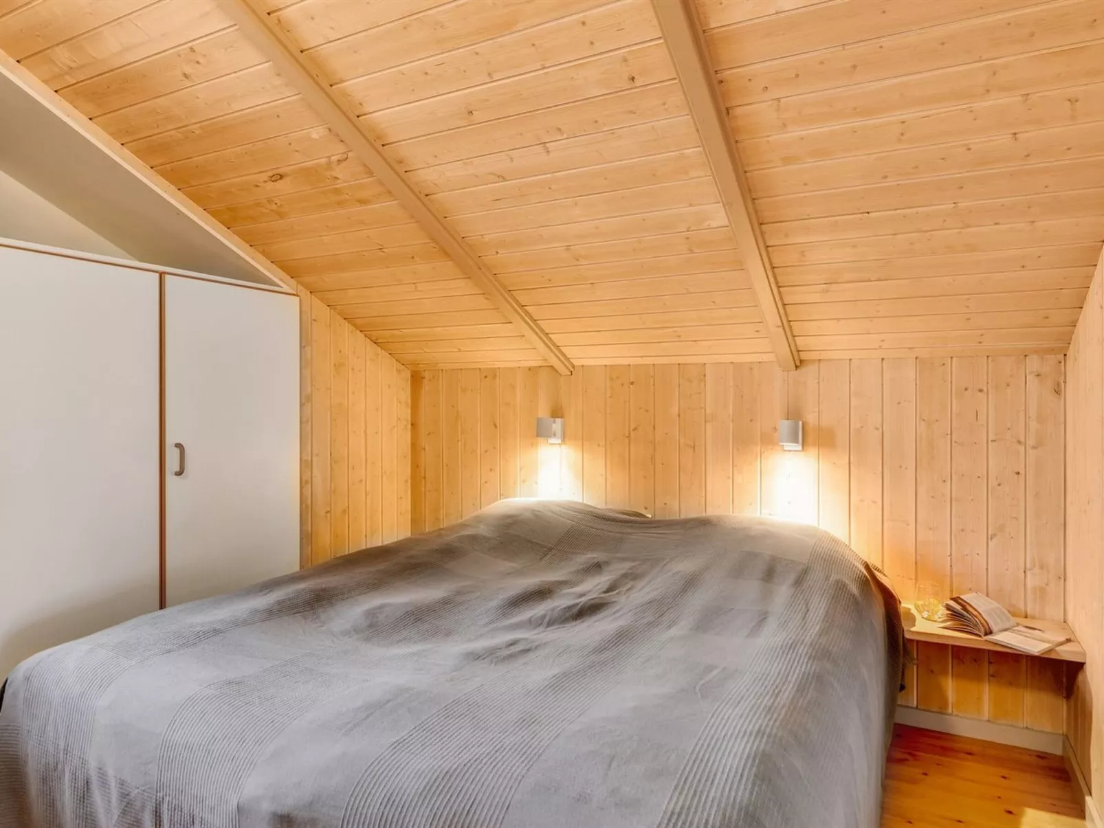 "Durita" - 600m to the fjord-Drinnen