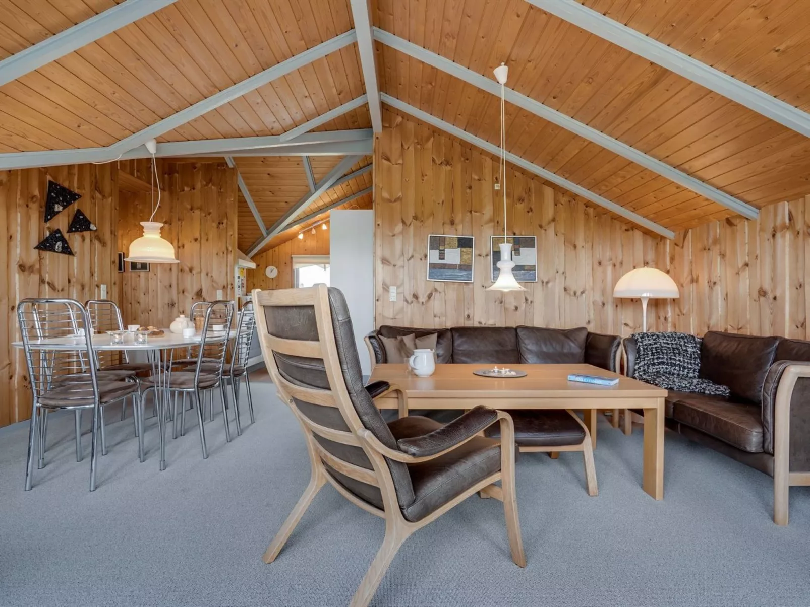 "Bryniulf" - 1.8km from the sea-Inside