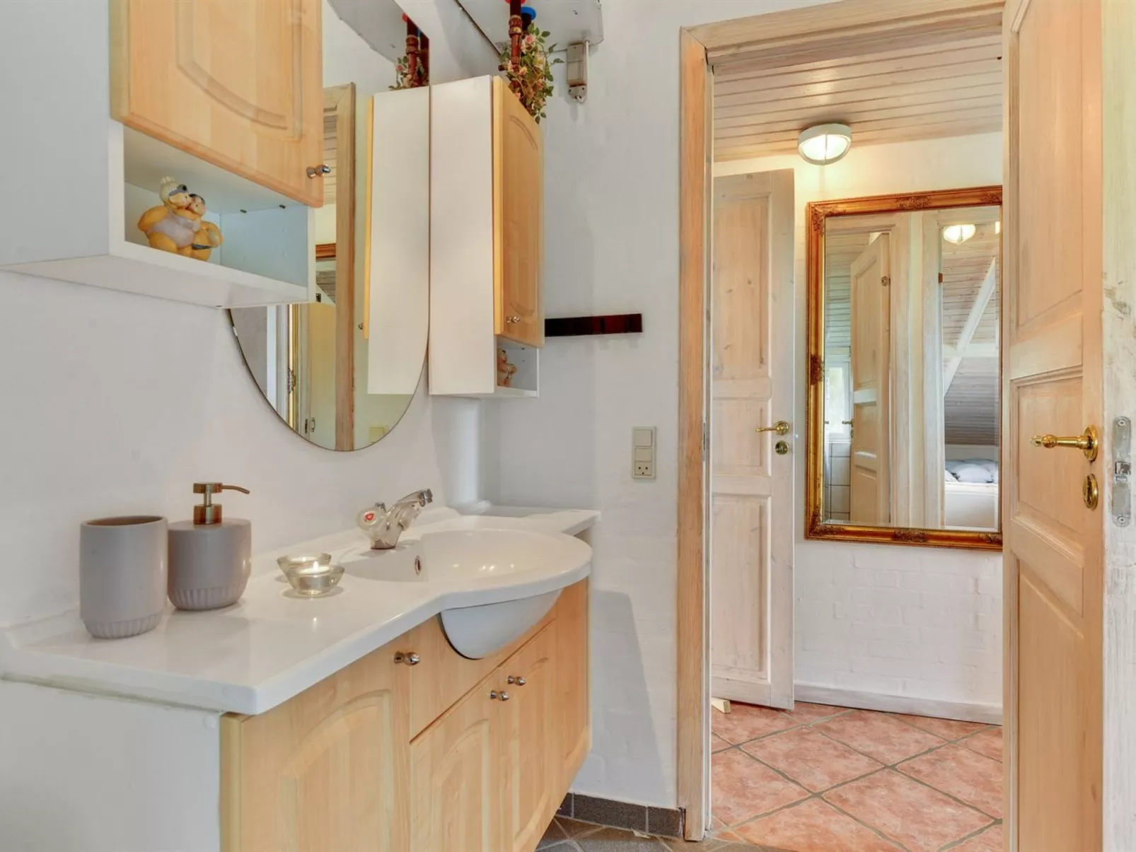 "Solbritt" - 330m to the fjord-Inside