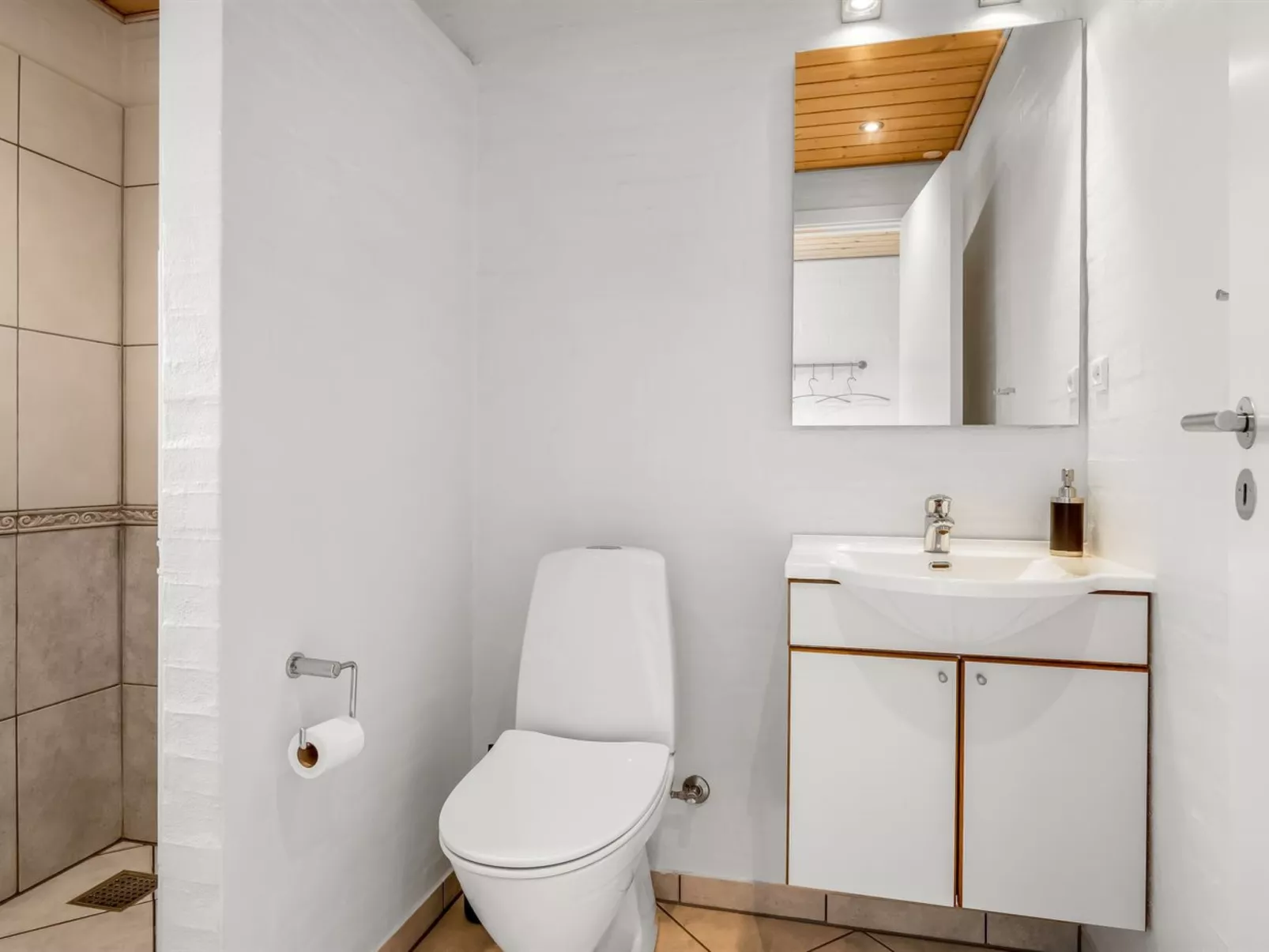 "Thormar" - 1.5km from the sea-Inside