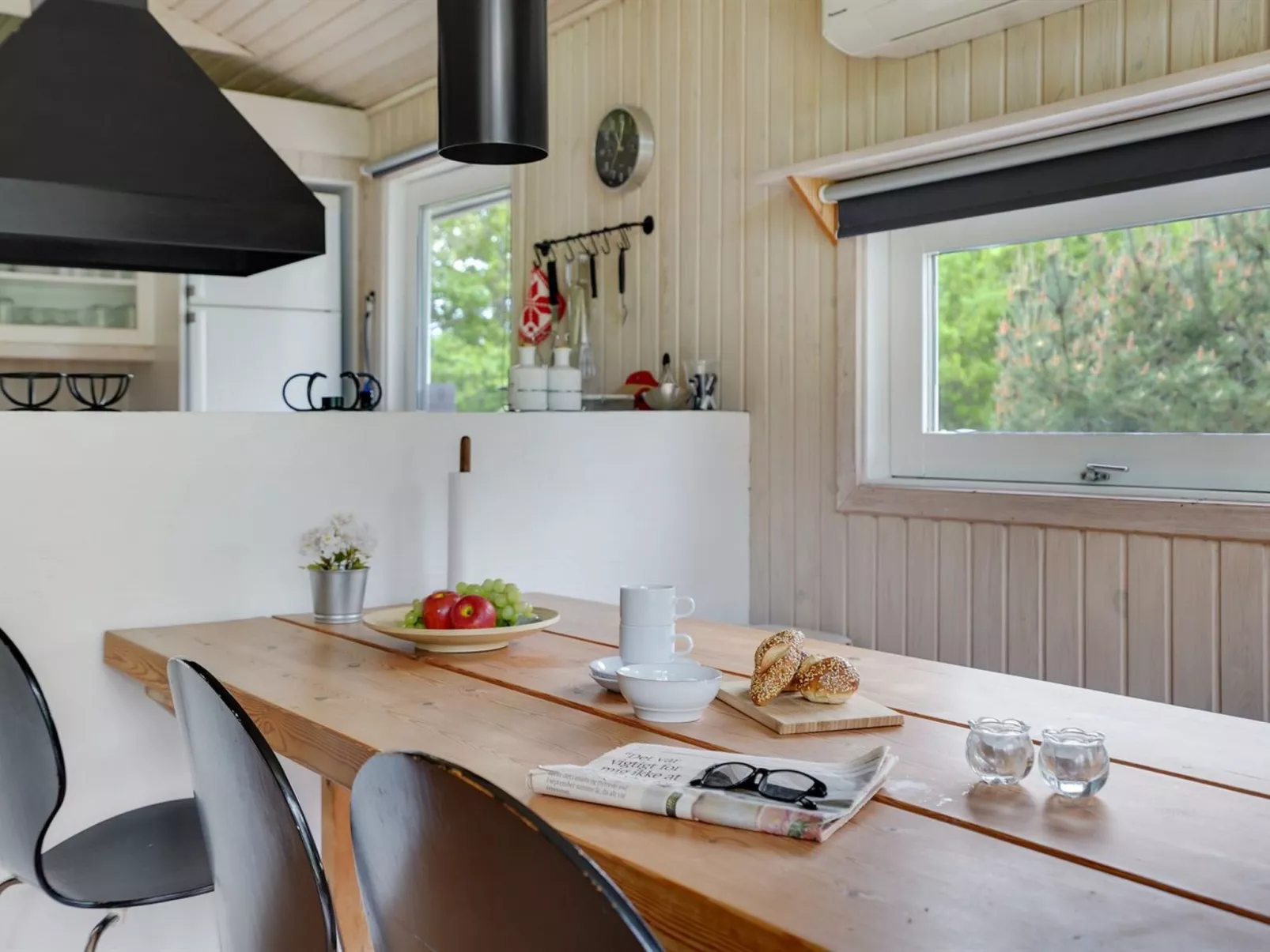 "Evan" - 1.3km from the sea-Inside