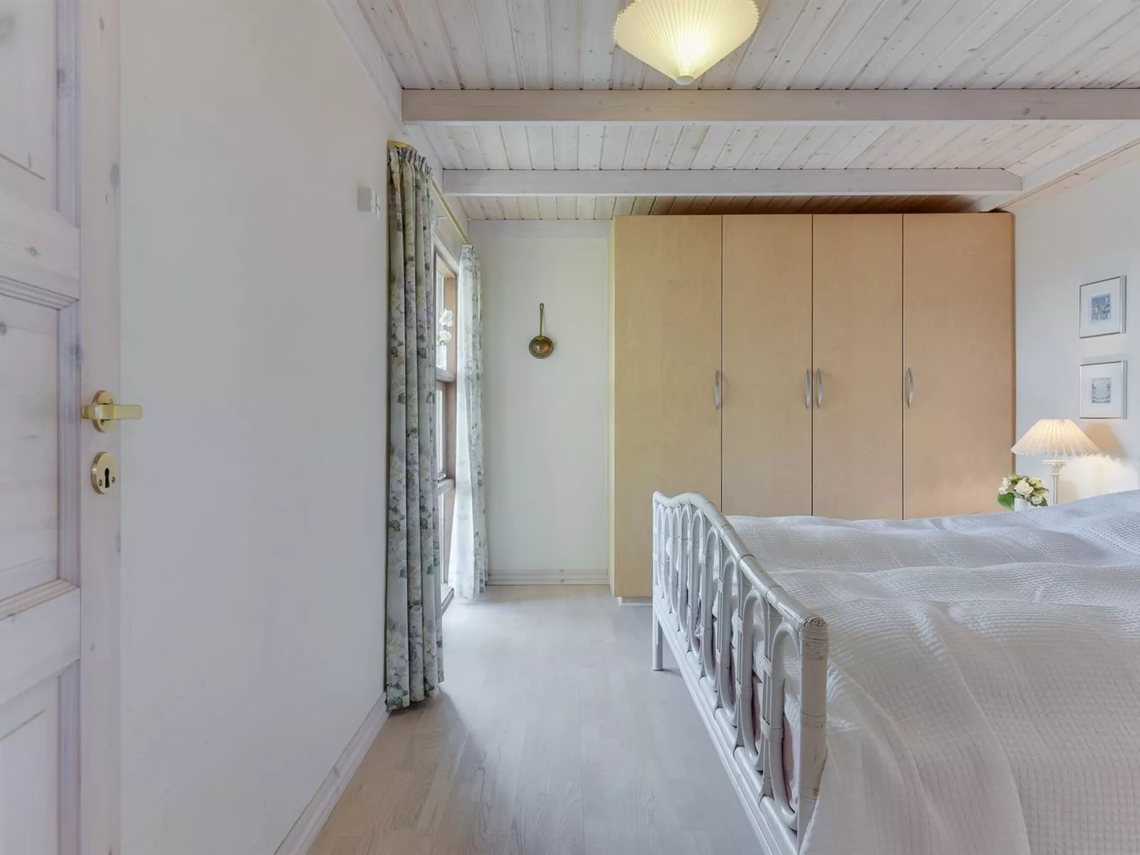 "Fam" - 300m from the sea-Inside