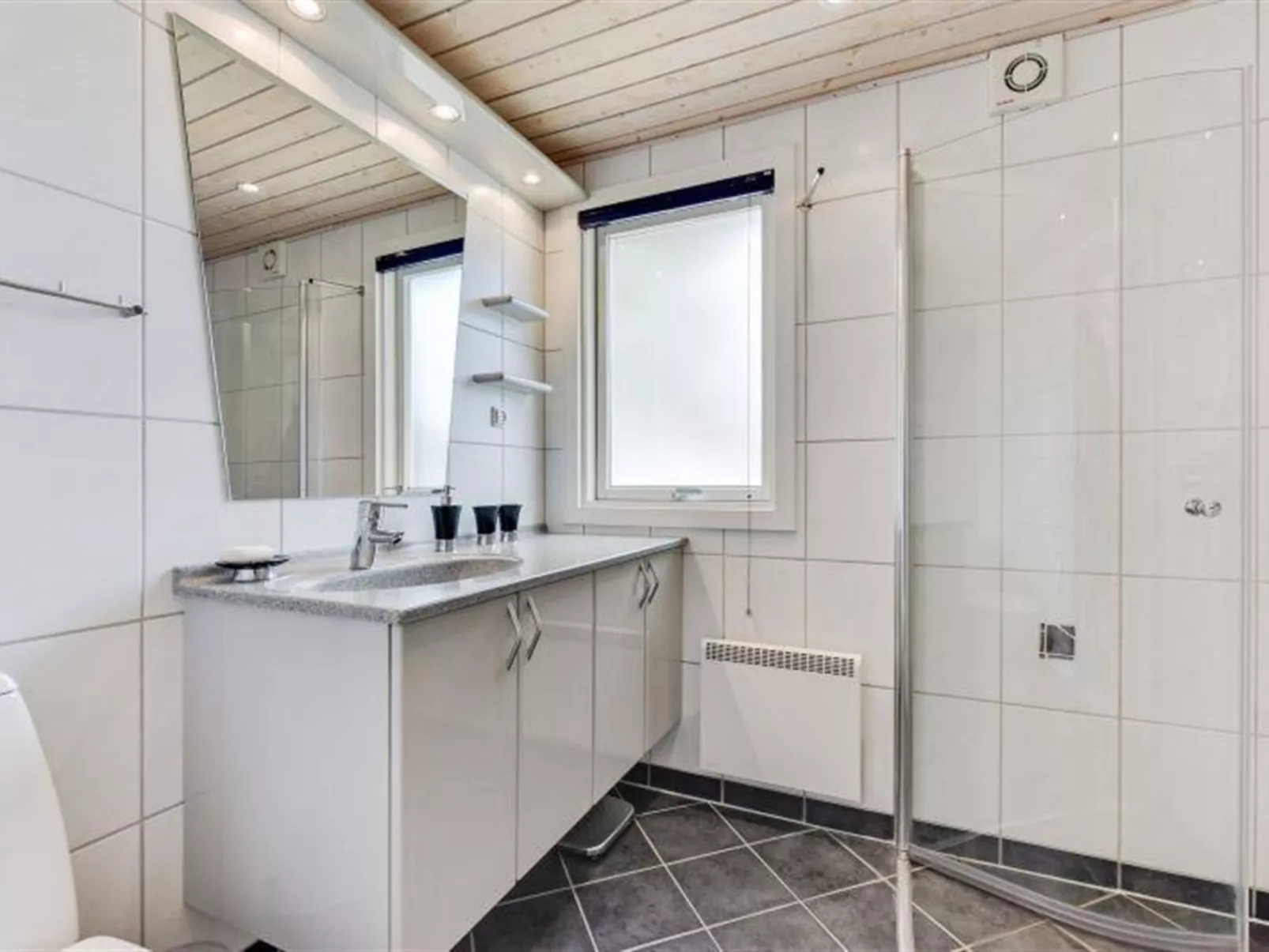 "Gudrid" - 500m from the sea-Inside