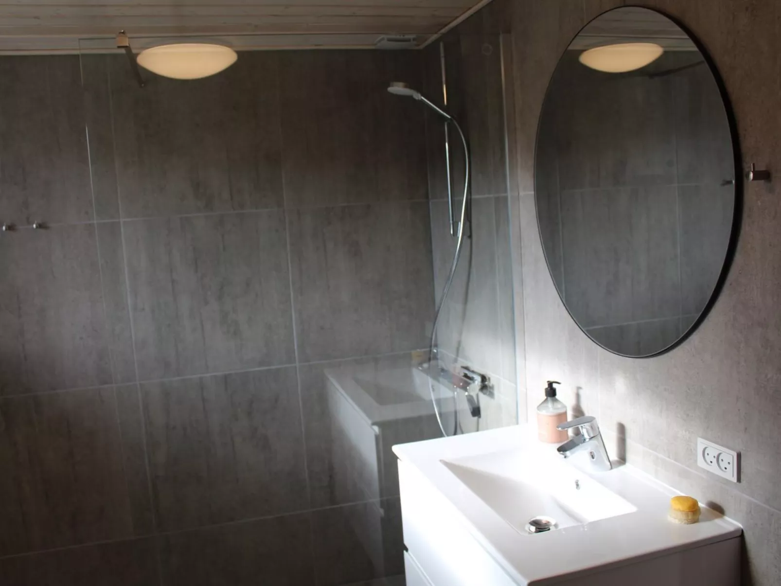 "Serey" - 500m from the sea-Drinnen