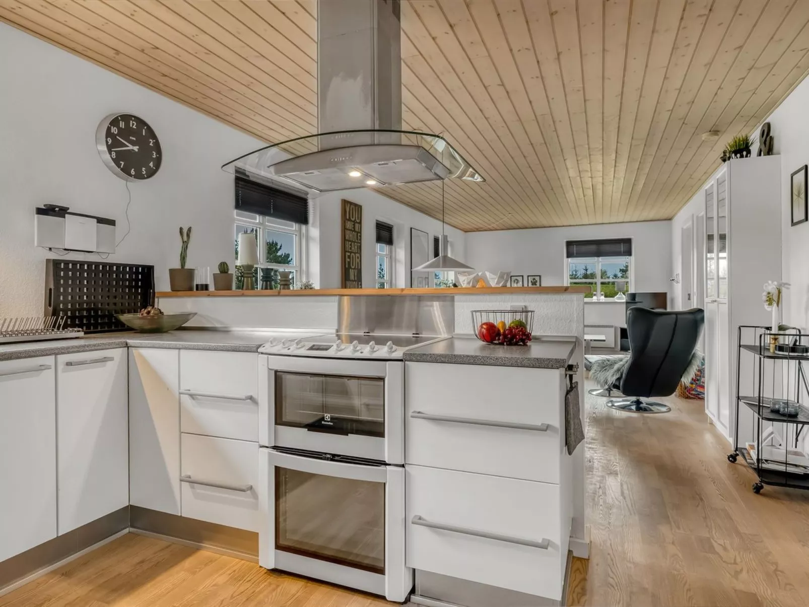 "Christina" - 300m to the fjord-Drinnen