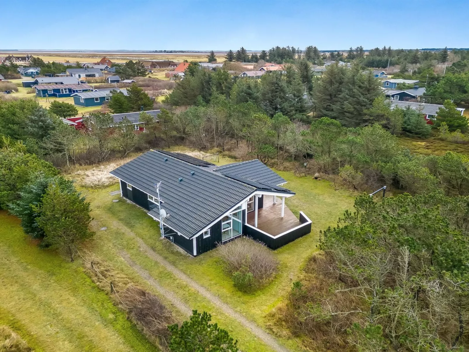 "Helen" - 500m to the fjord-Outside