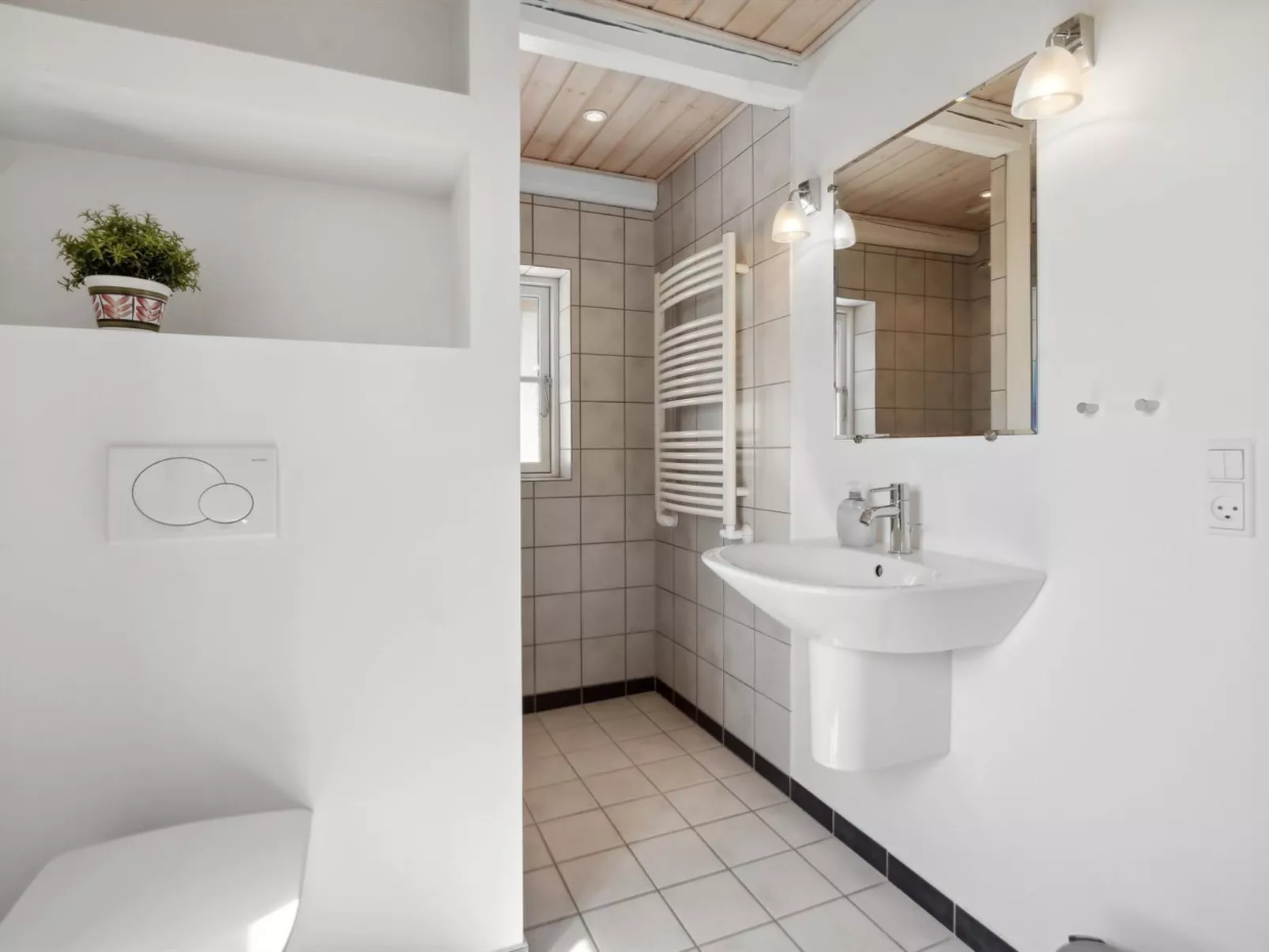 "Store" - 700m from the sea-Dedans