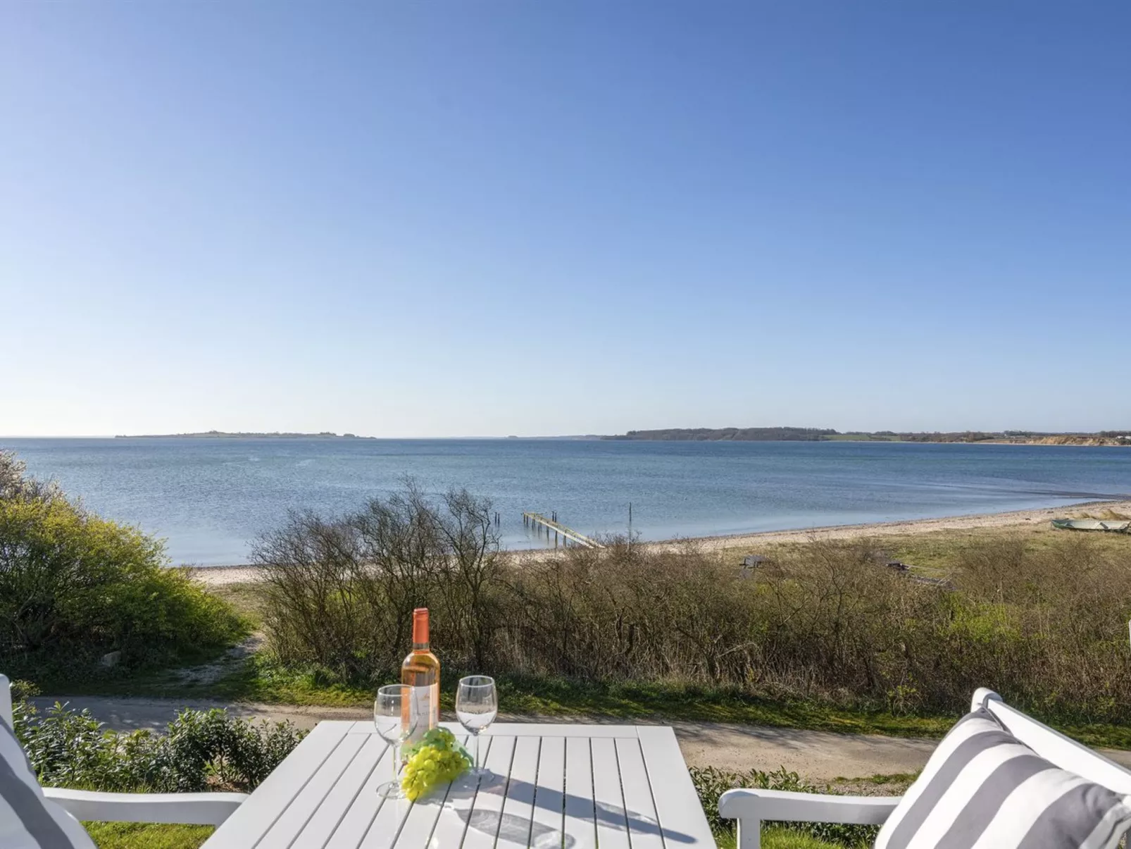 "Lander" - 20m from the sea-Outside