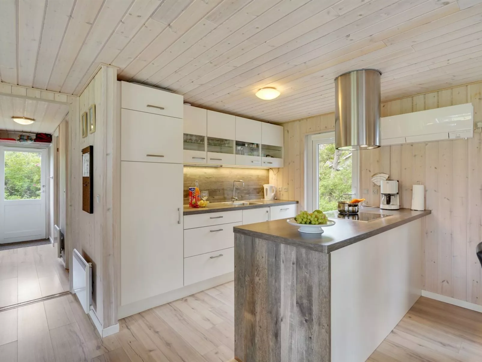 "Sheemen" - 700m to the fjord-Inside