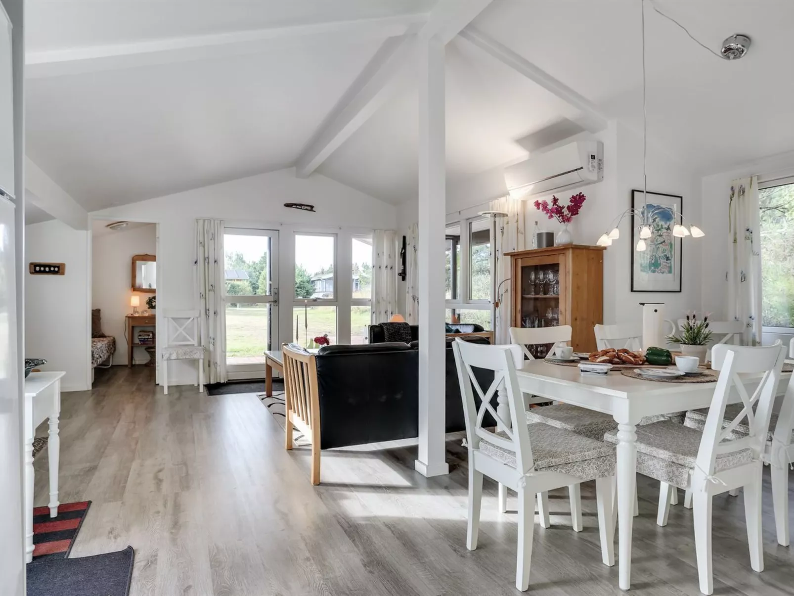 "Poul" - 100m from the sea-Drinnen