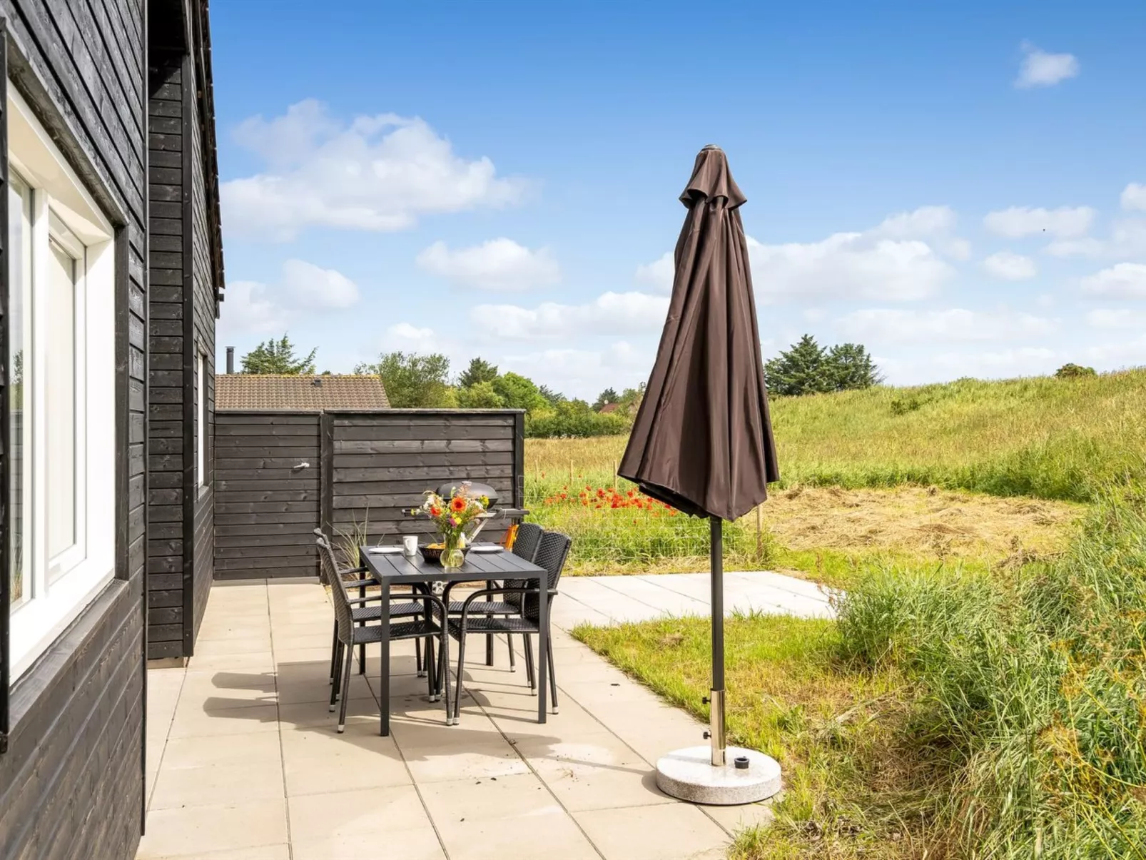 "Grith" - 1km from the sea-Outside