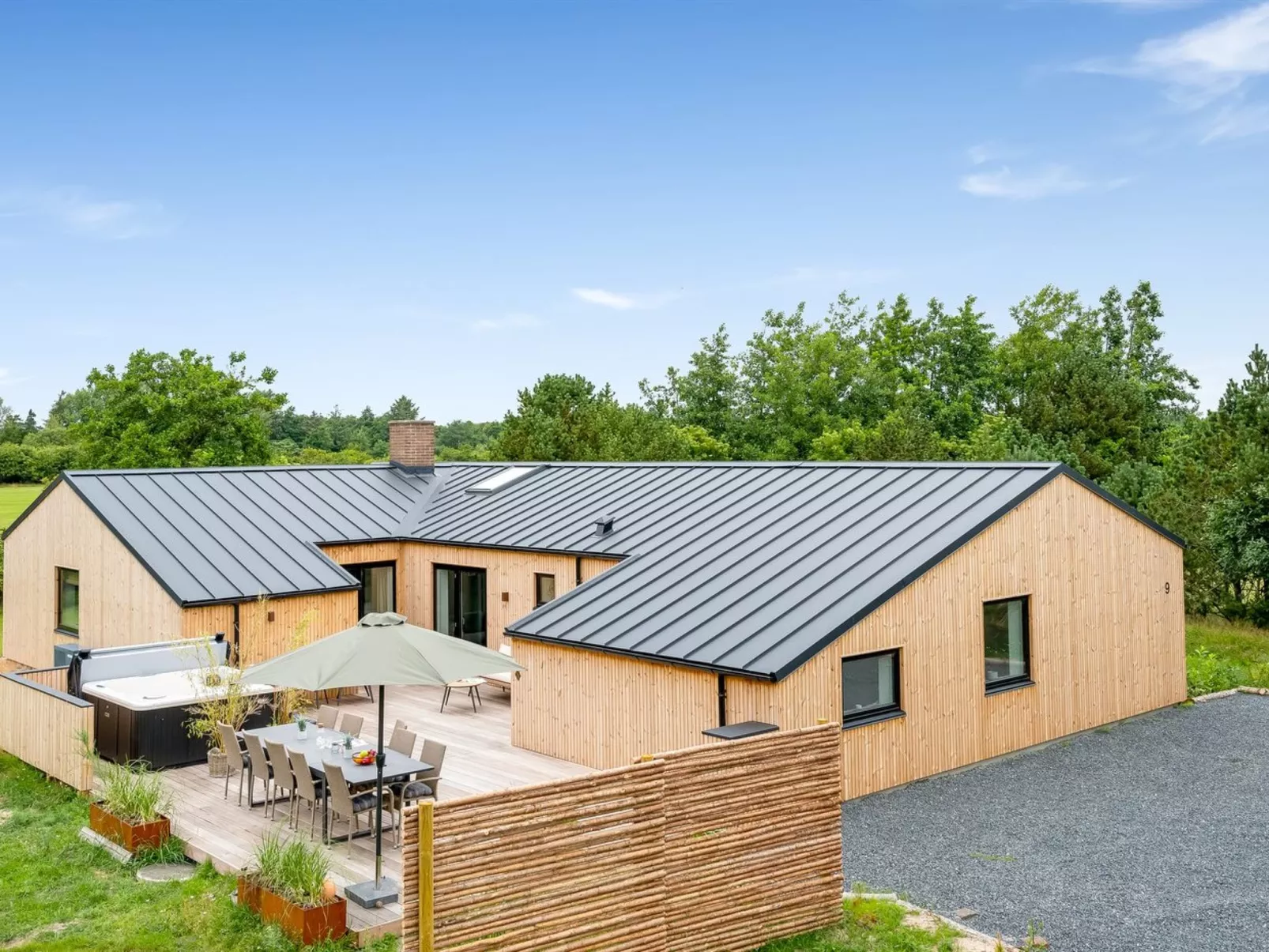 "Gunny" - 500m to the fjord-Draußen