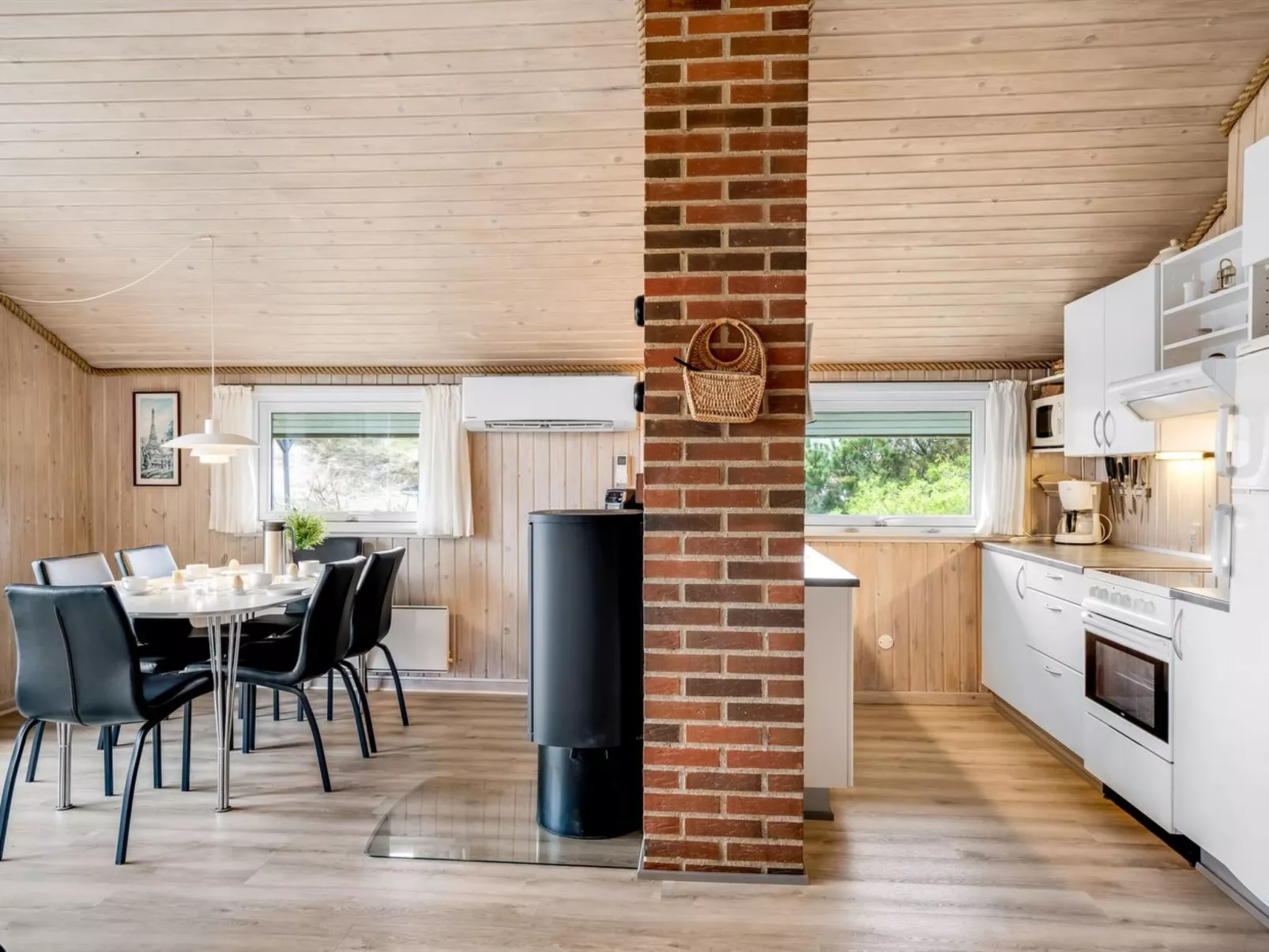 "Unni" -  from the sea-Inside