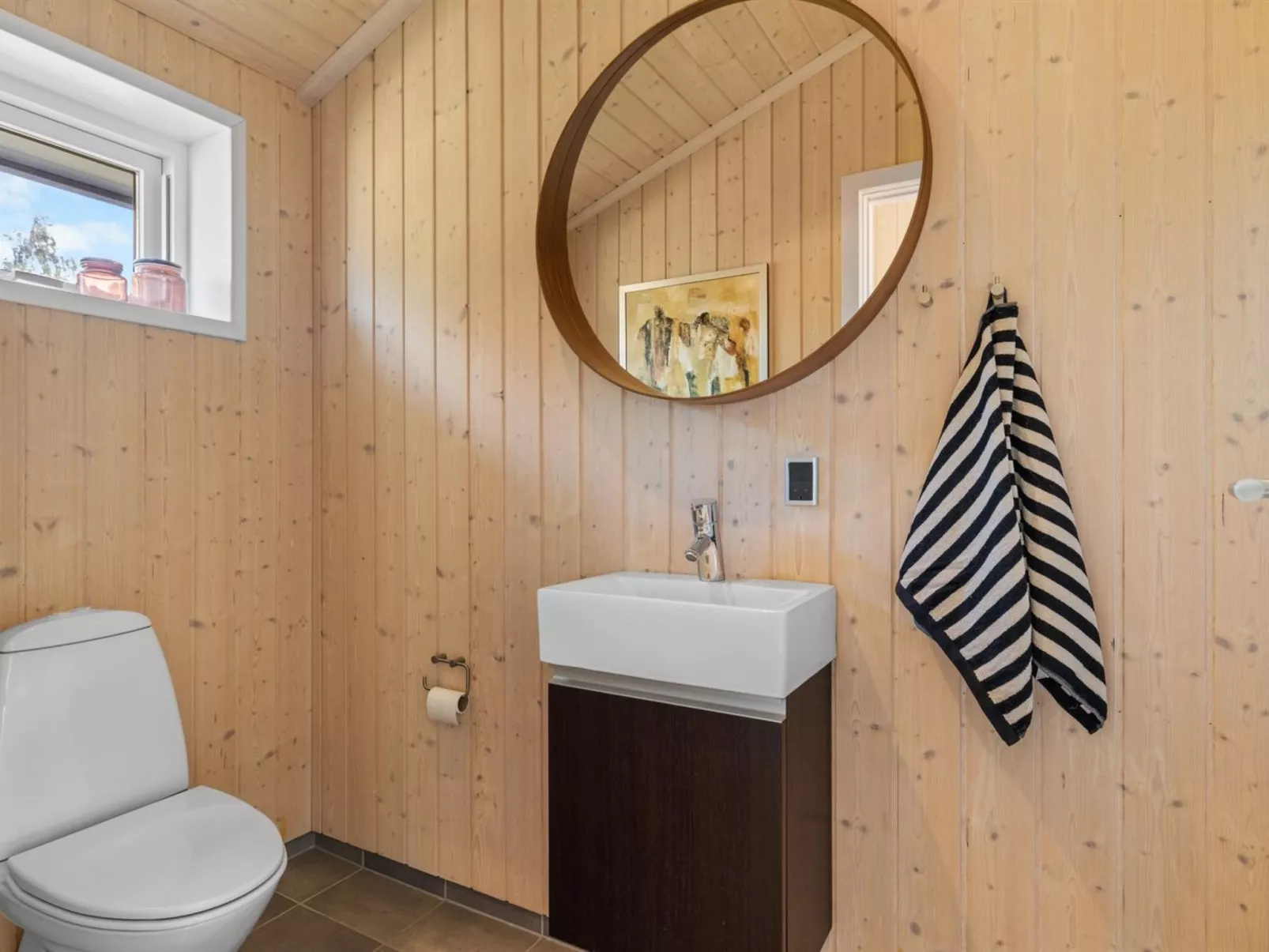 "Ønevus" - 550m from the sea-Drinnen