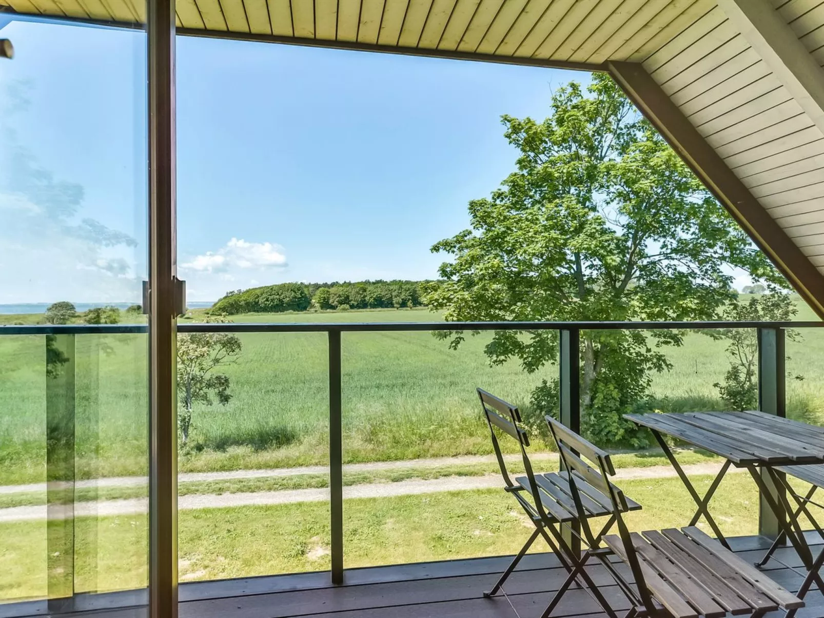 "Emin" - 100m from the sea-Draußen