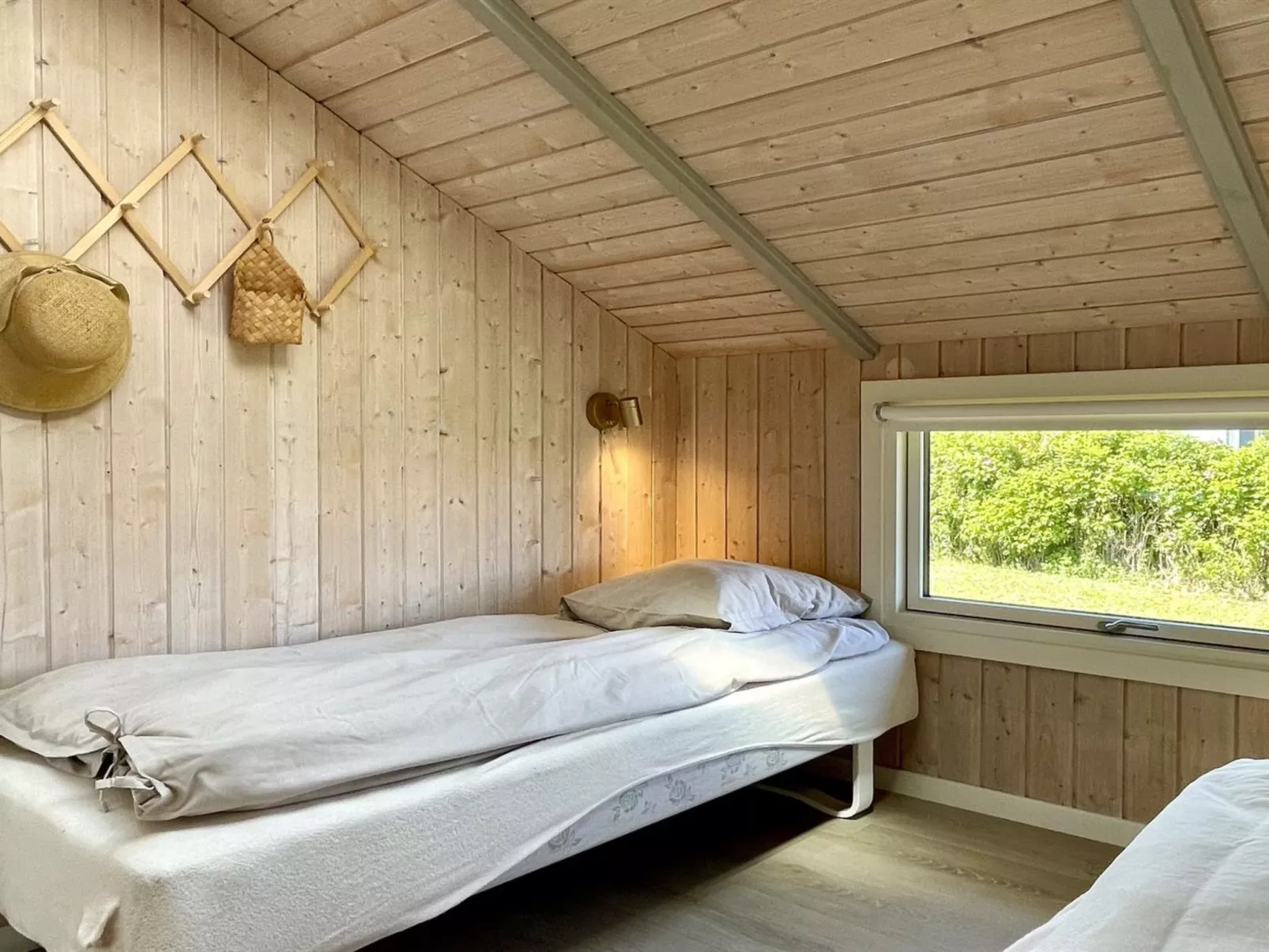 "Ely" - 300m from the sea-Inside