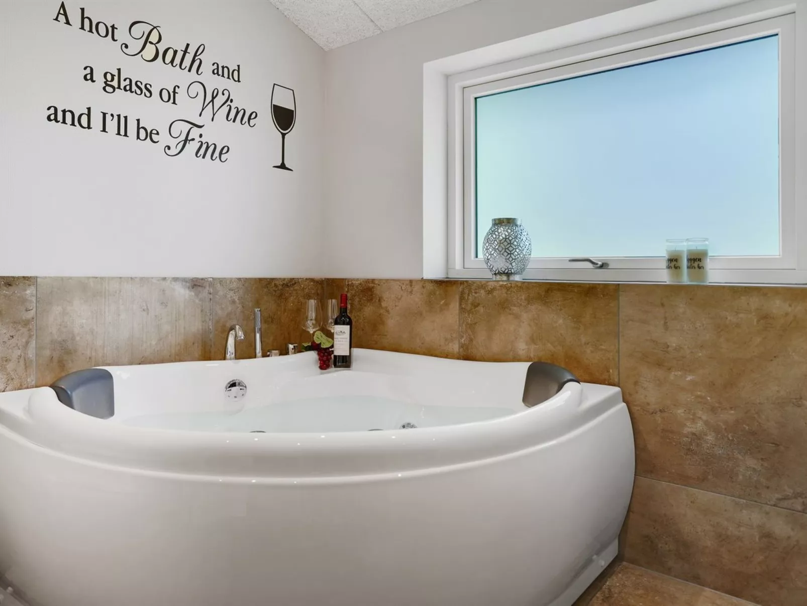 "Eylar" - 28km from the sea-Inside