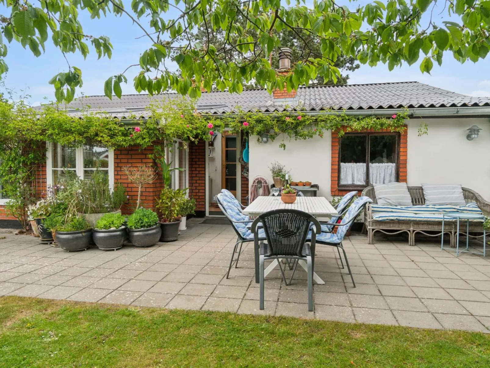 "Varma" - 25m from the sea-Draußen