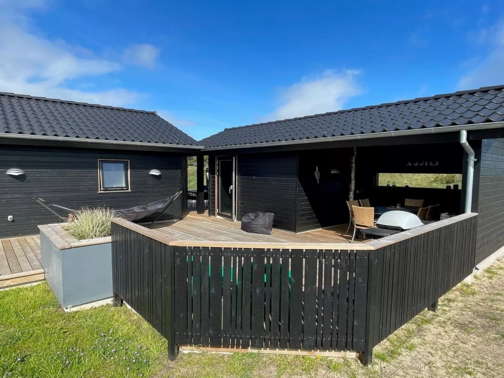 "Hinda" - 1.2km from the sea-Outside