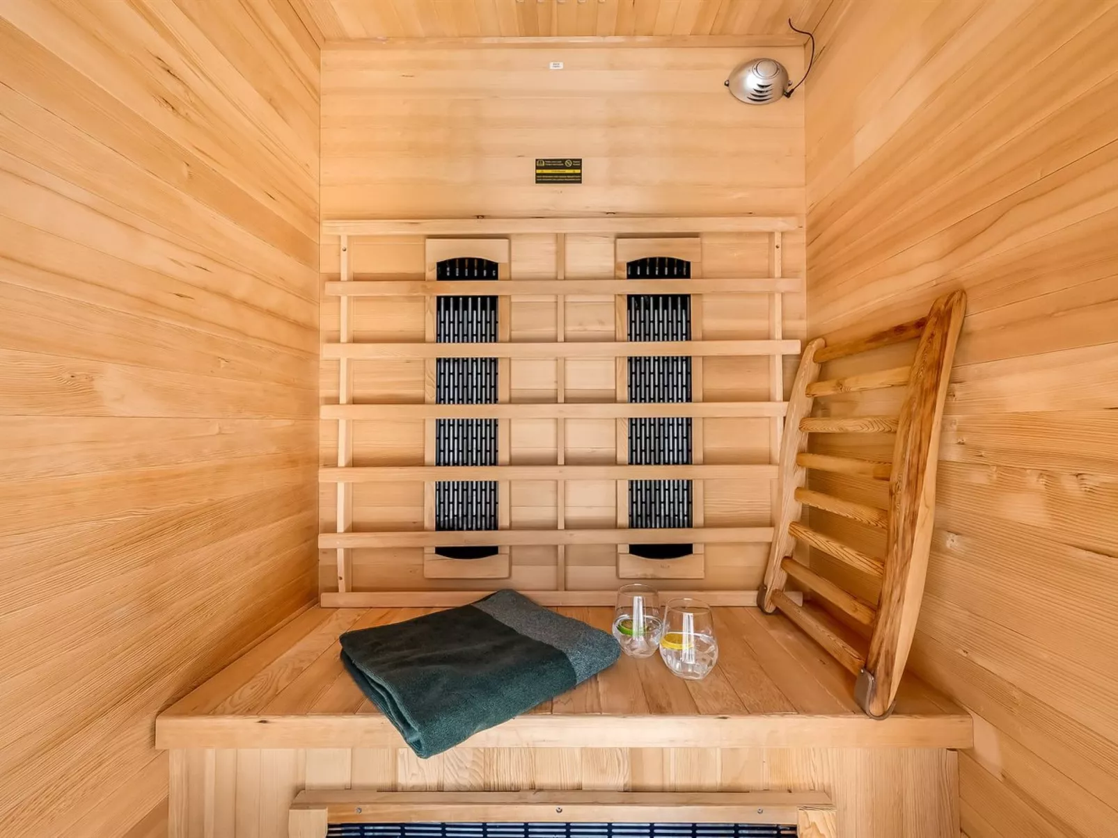 "Dorthe" - 300m to the fjord-Inside