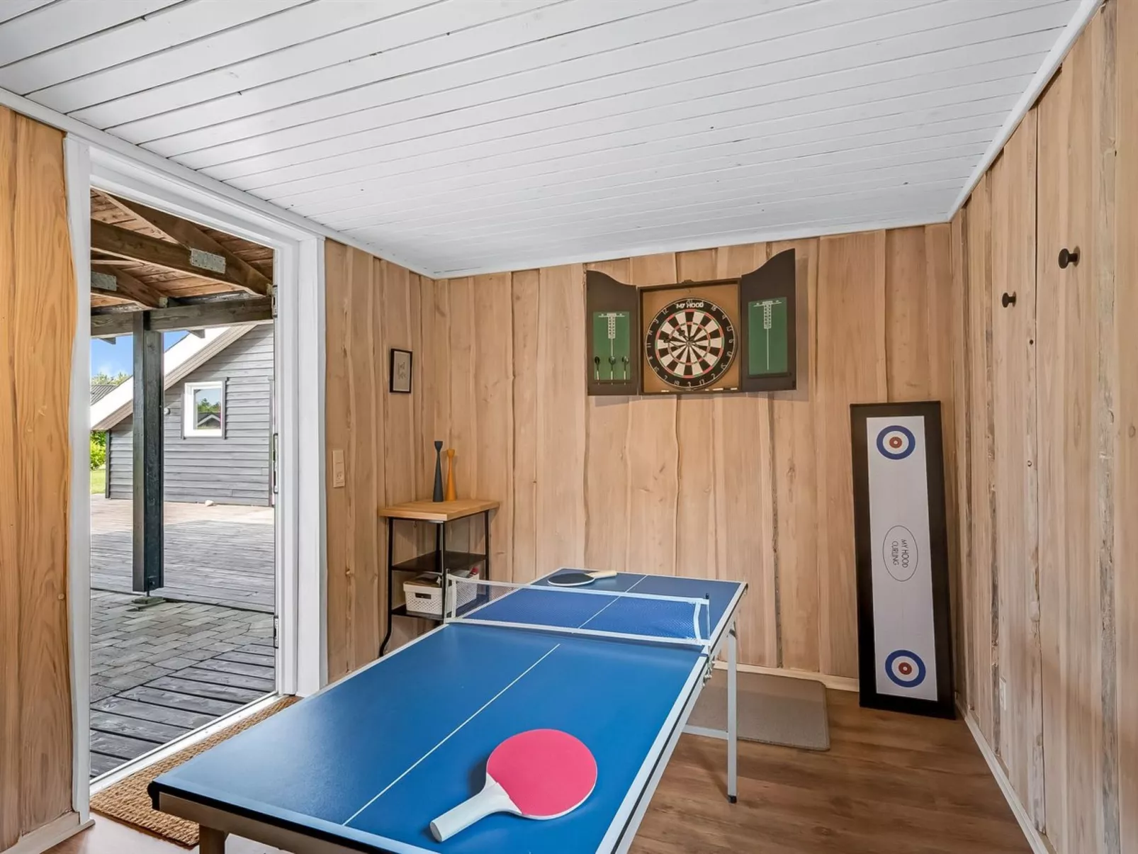 "Leeve" - 1.4km to the fjord-Inside