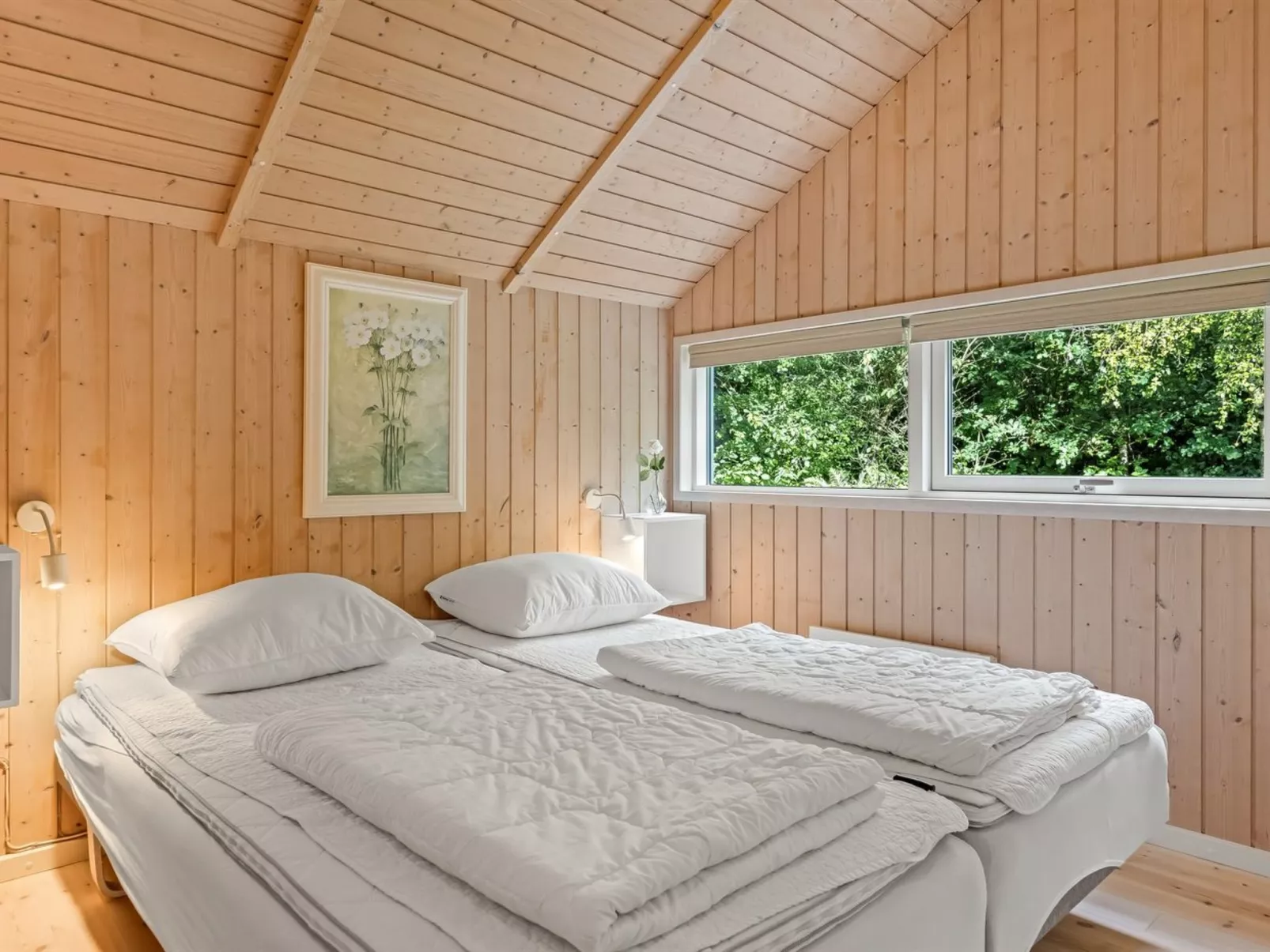 "Kaare" - 34.2km from the sea-Inside