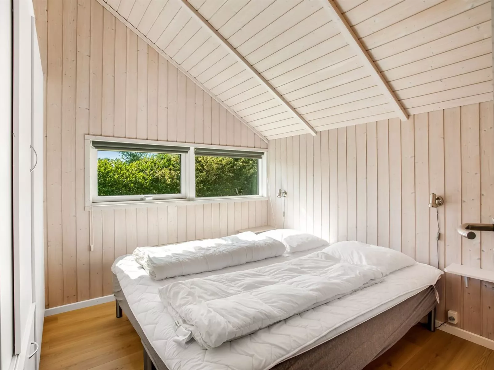 "Isving" - 1.1km to the fjord-Inside