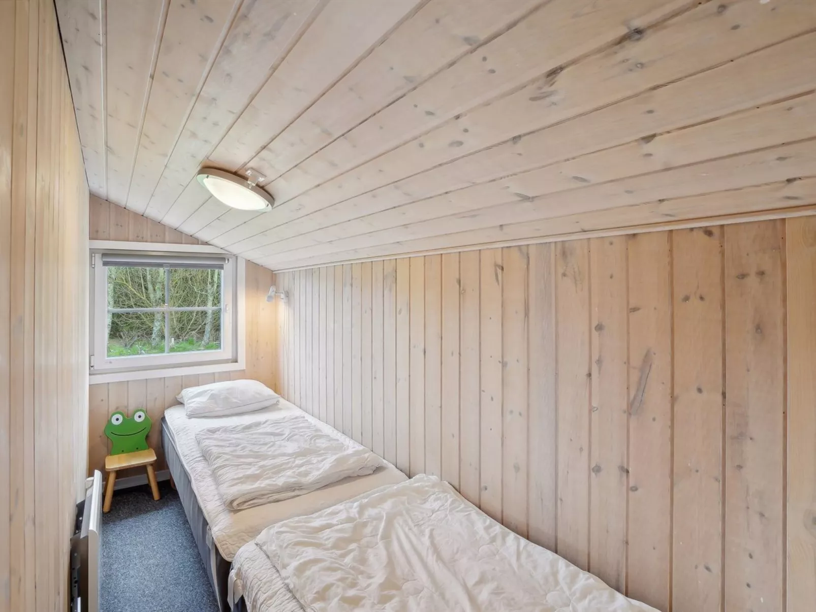 "Tinka" - 1.2km to the fjord-Inside