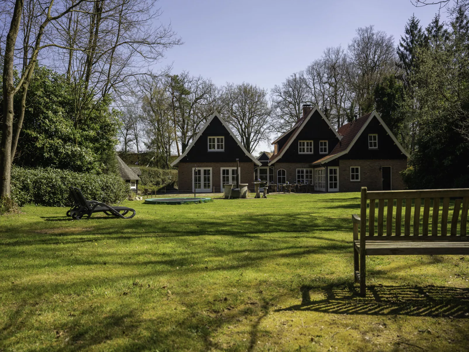 Het Landhuis-Outside
