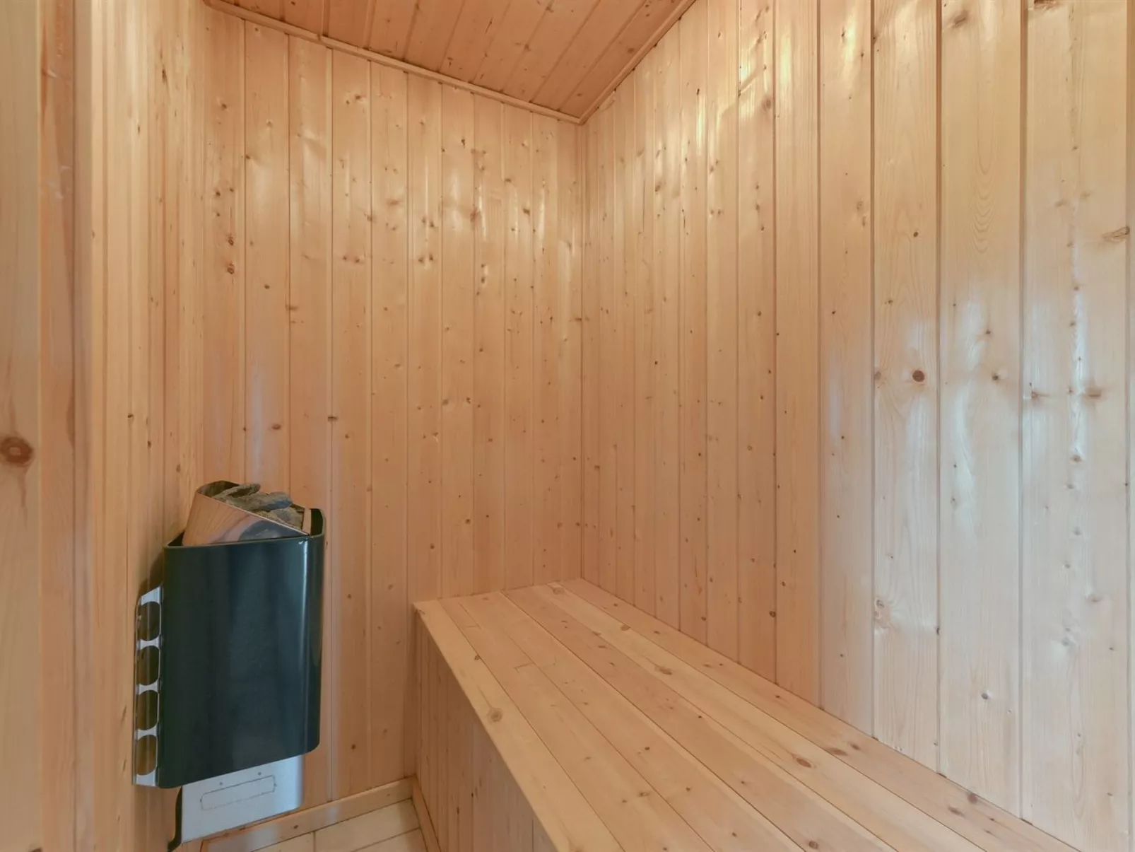 "Claudius" - 1.3km to the fjord-Dedans