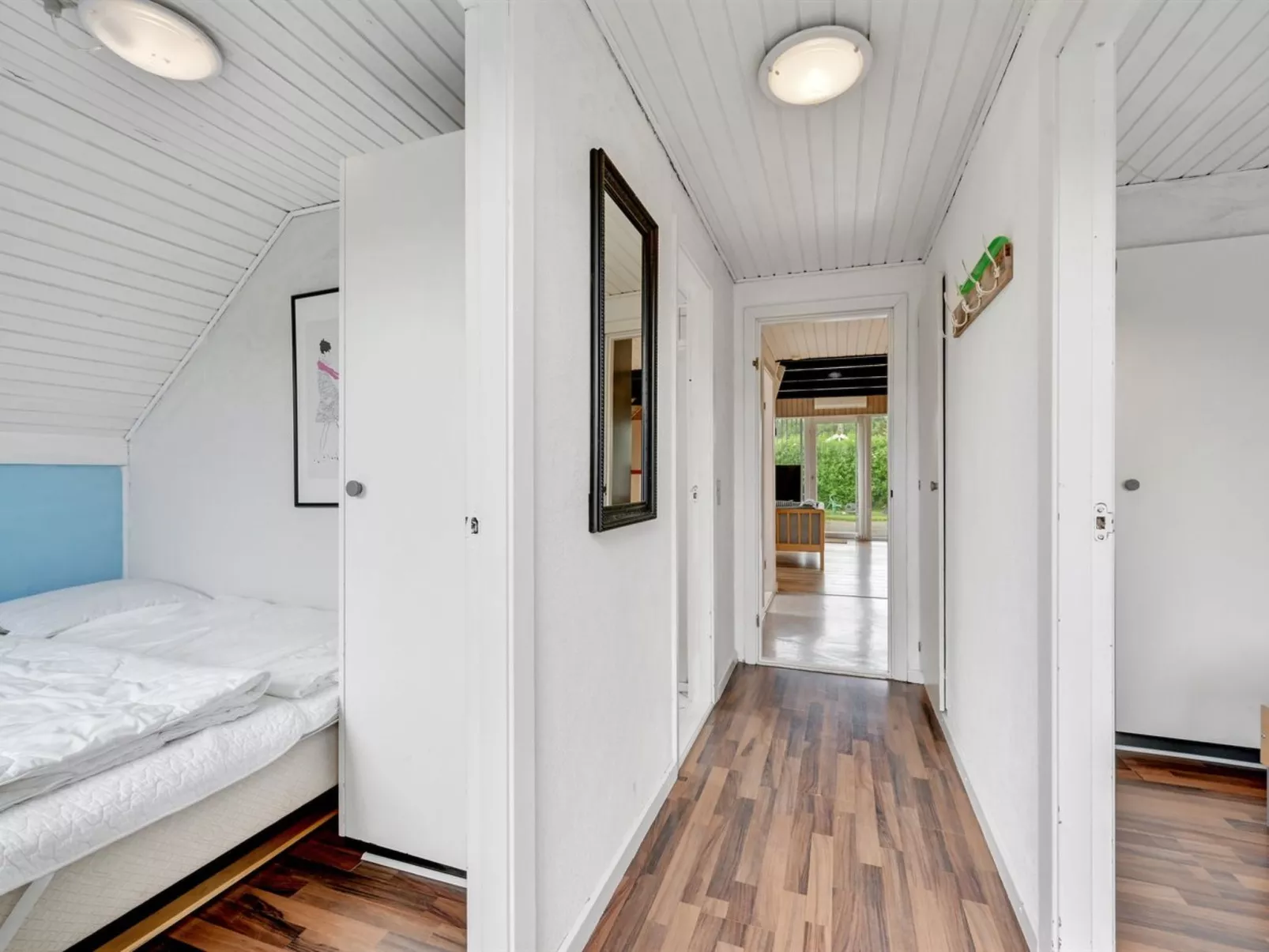 "Earline" - 900m to the fjord-Drinnen