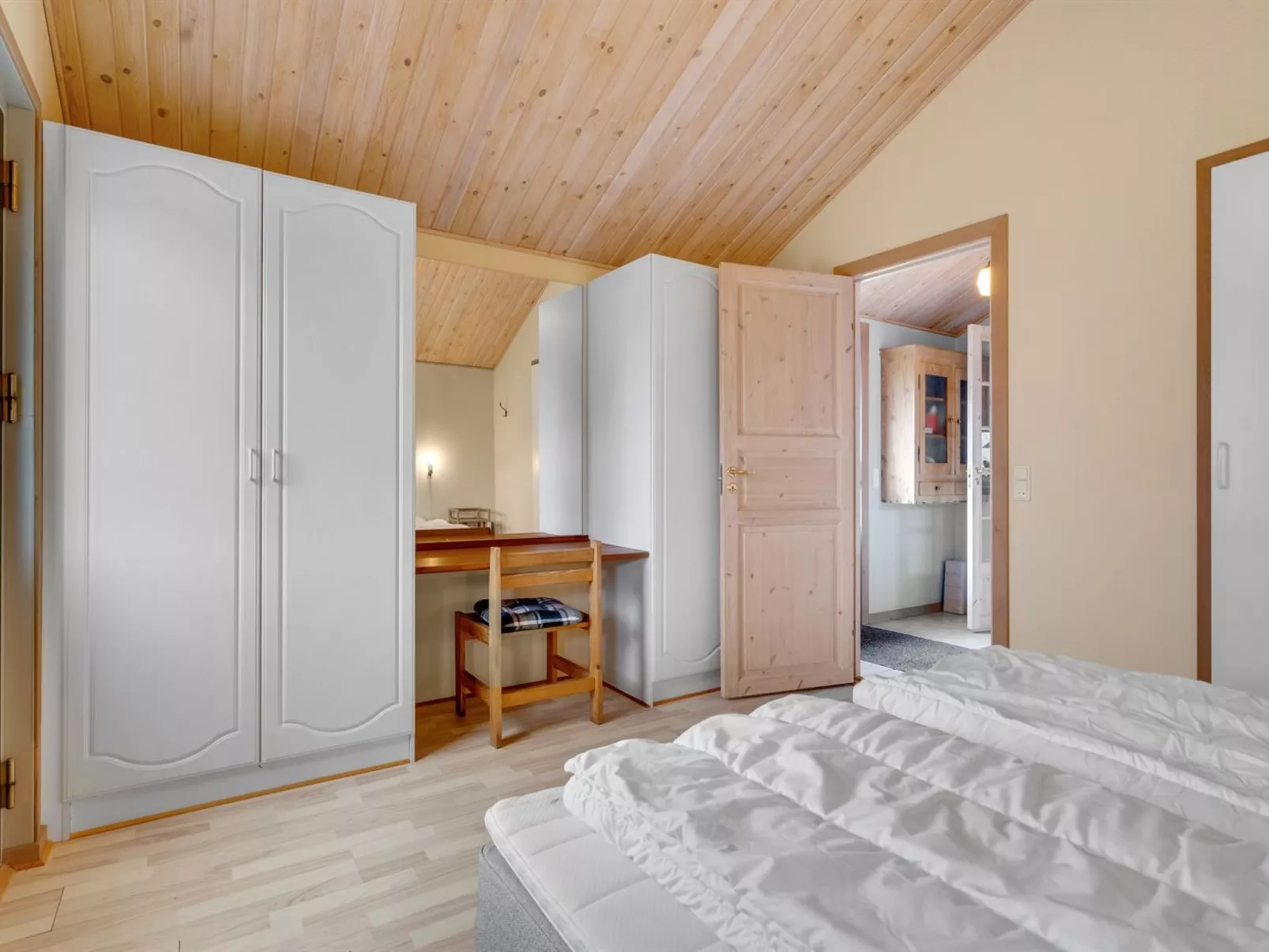 "Raika" - 450m to the fjord-Inside