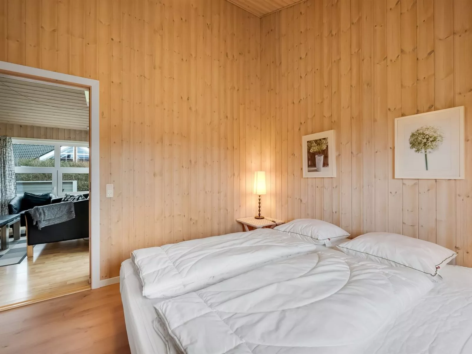 "Ellis" - 700m to the fjord-Drinnen