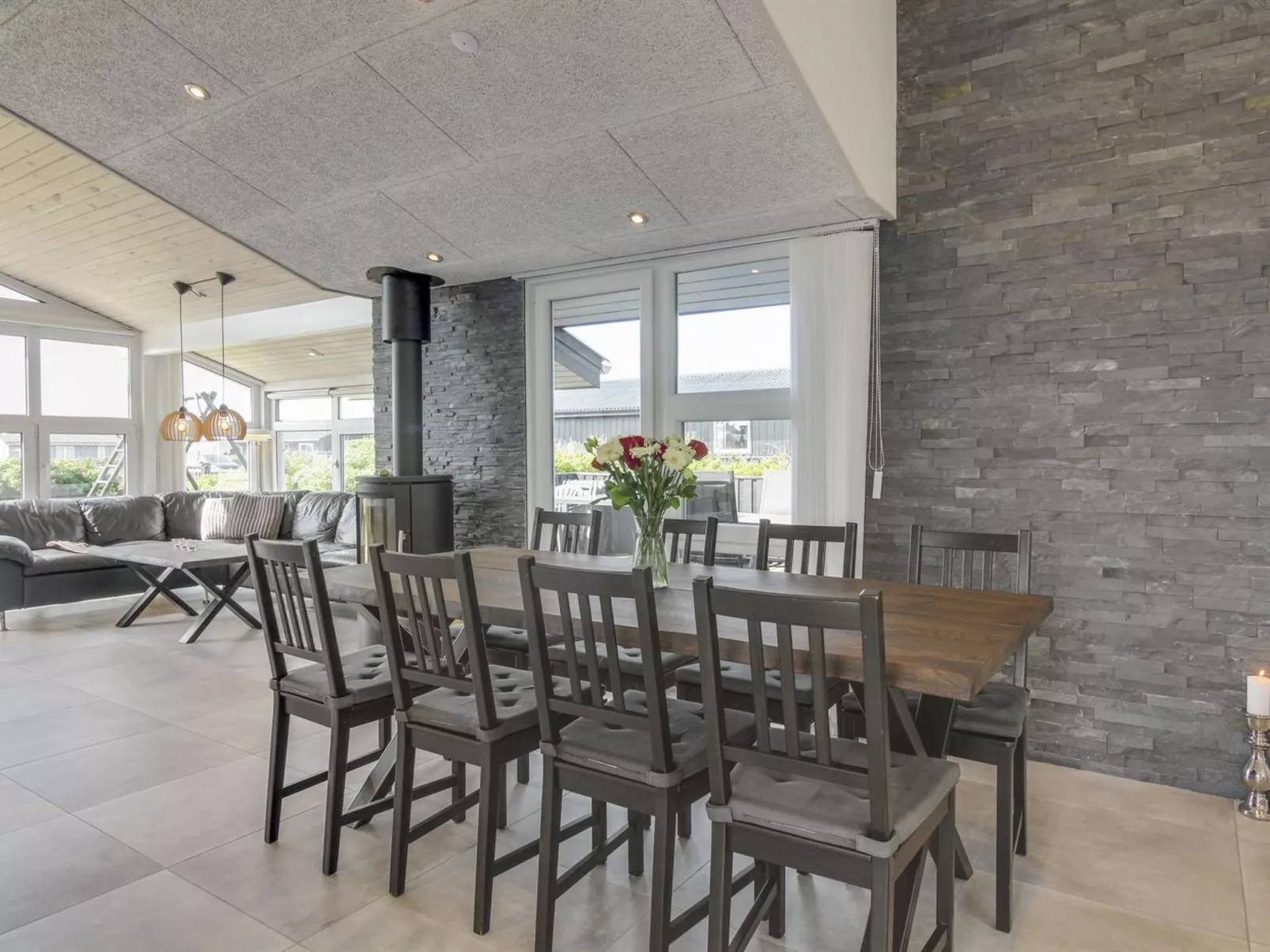 "Hroswitha" - 100m from the sea-Inside