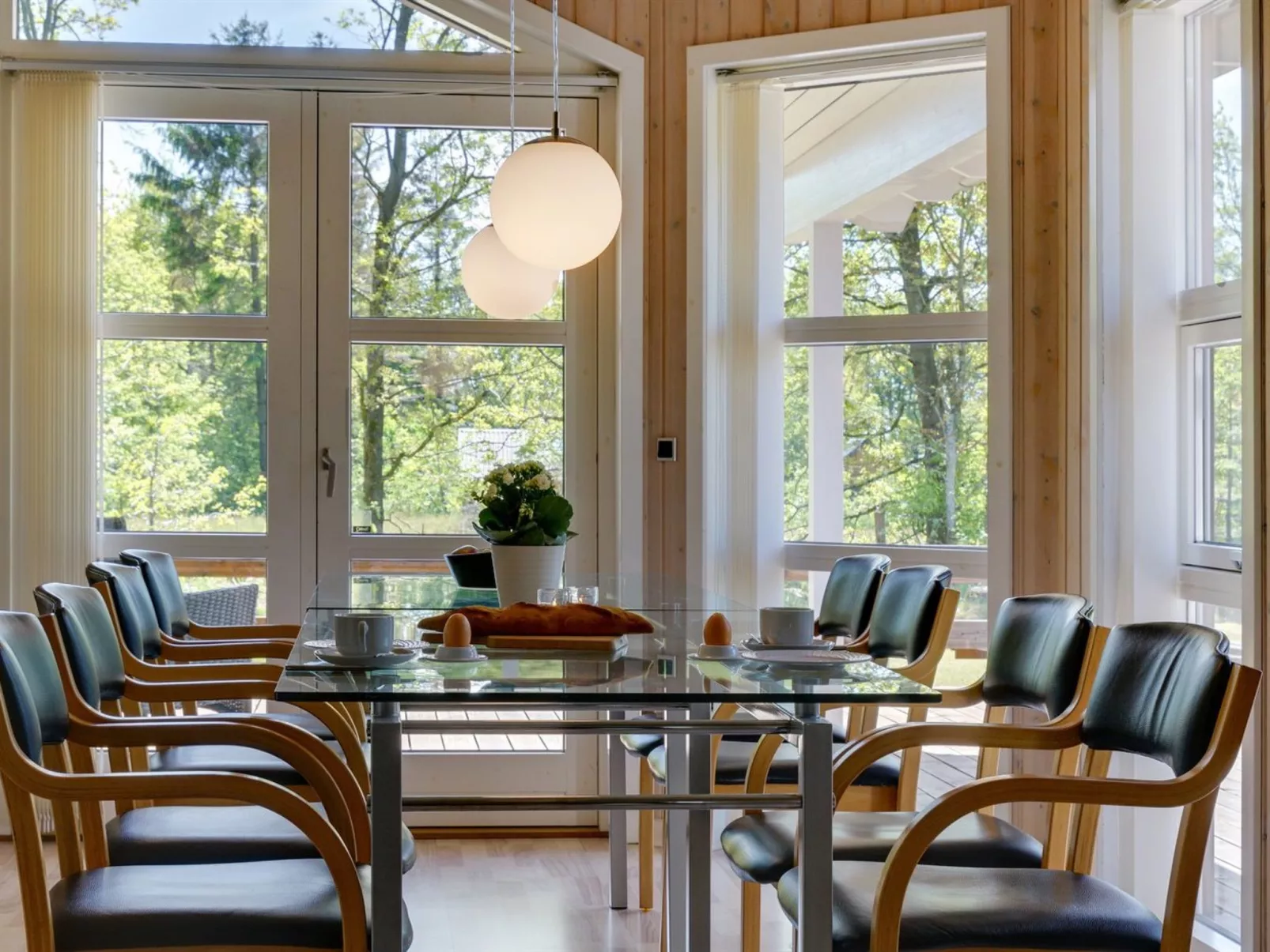 "Ebbi" - 36km from the sea-Inside