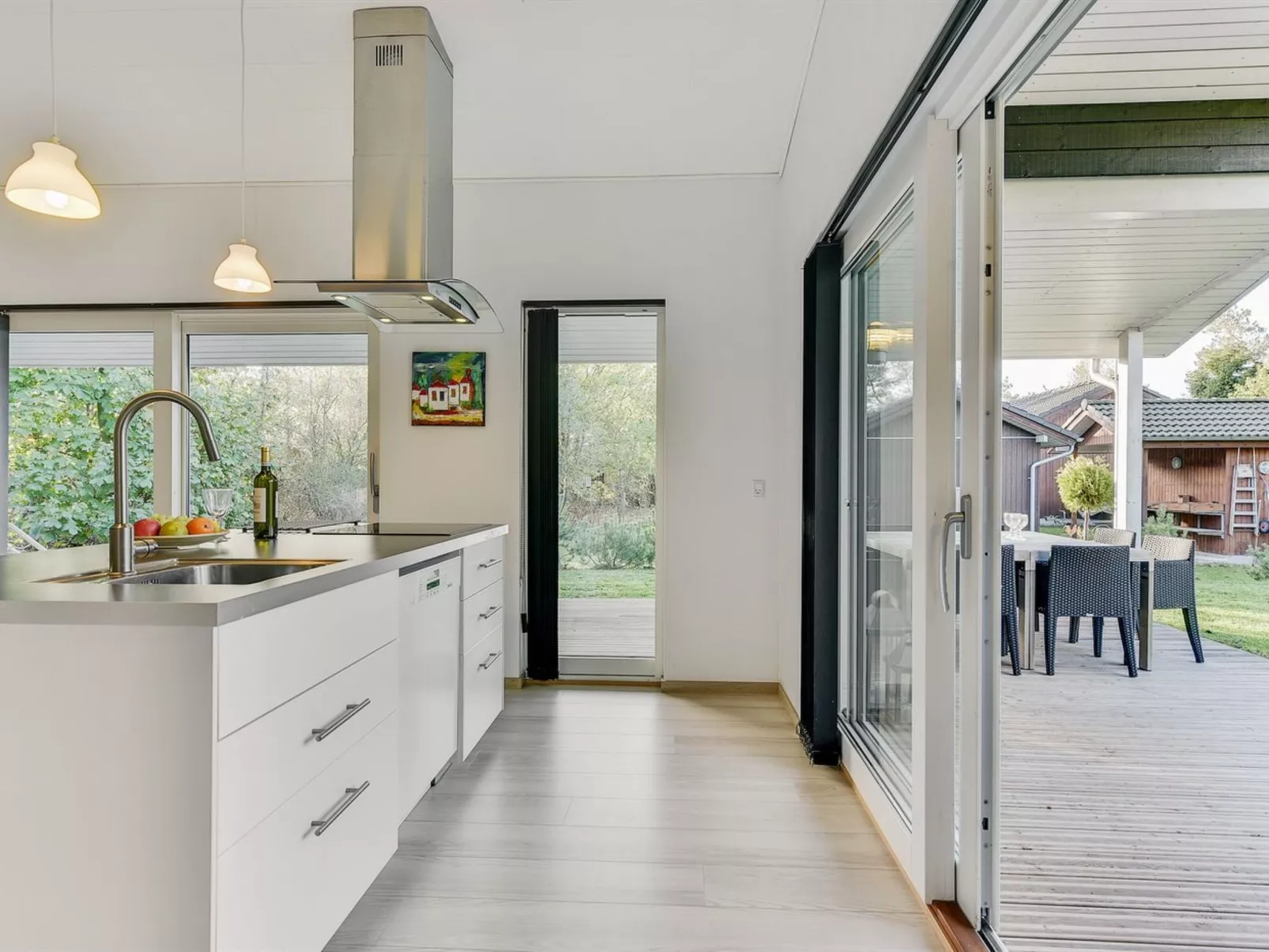 "Elfriede" - 400m to the fjord-Dedans