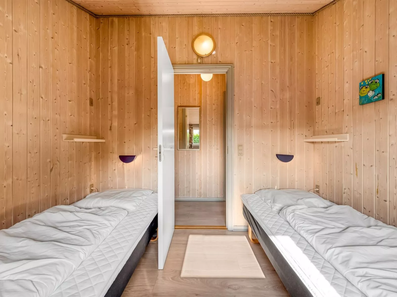 "Robertha" - 800m to the fjord-Dedans