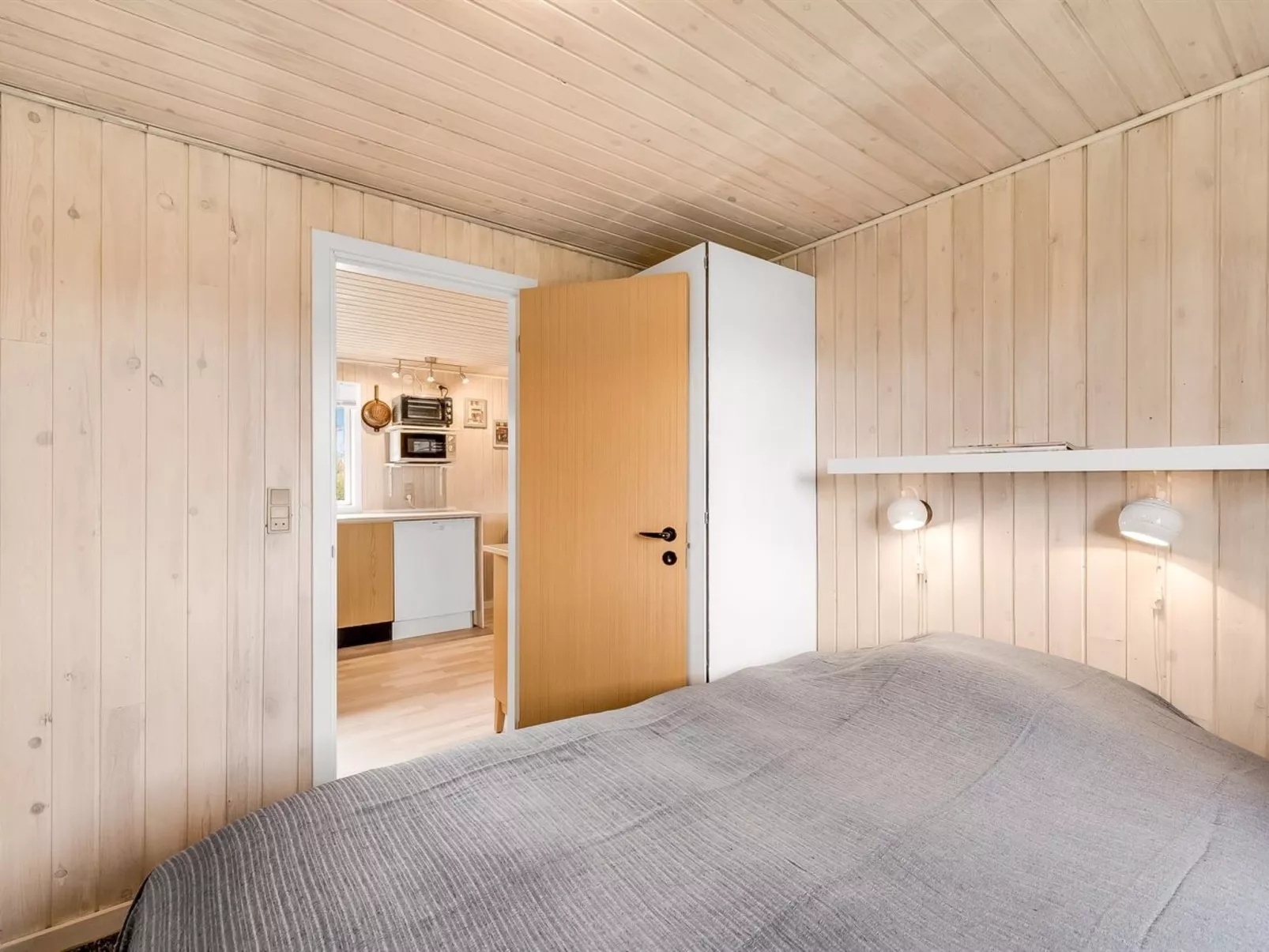 "Hoghni" - 850m to the fjord-Inside