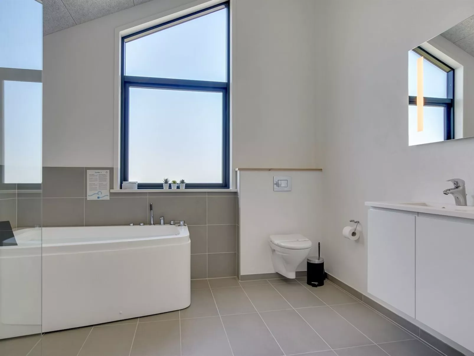 "Bentine" - 1.6km from the sea-Drinnen