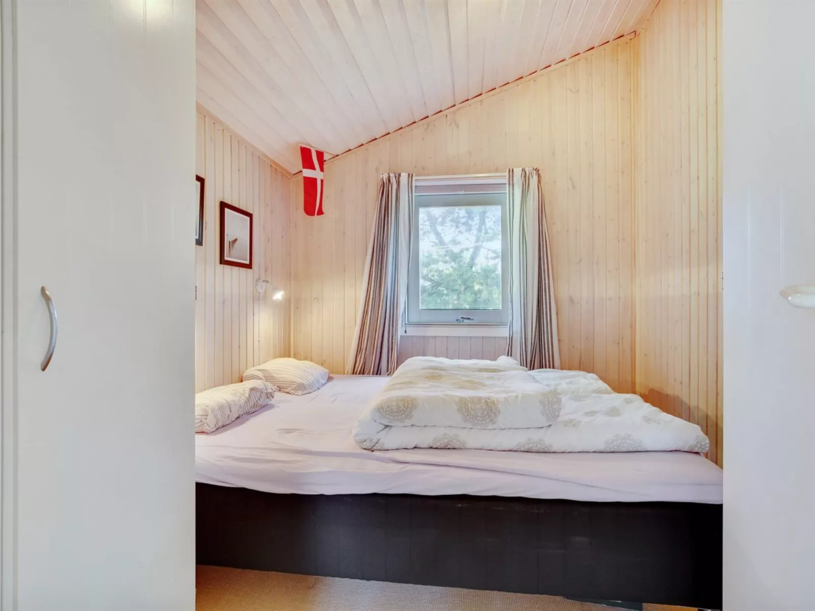 "Aletha" - 180m from the sea-Inside