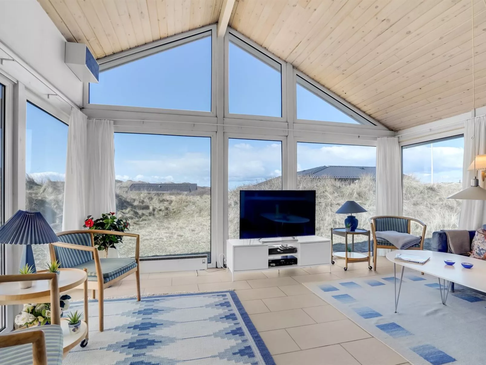 "Ritha" - 350m from the sea-Inside