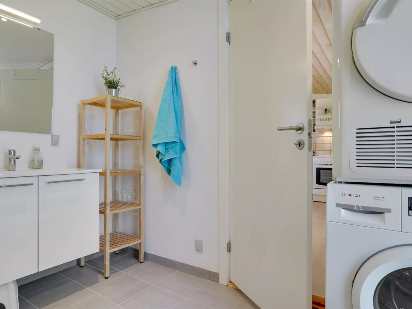 "Orvokki" - 125m from the sea-Inside