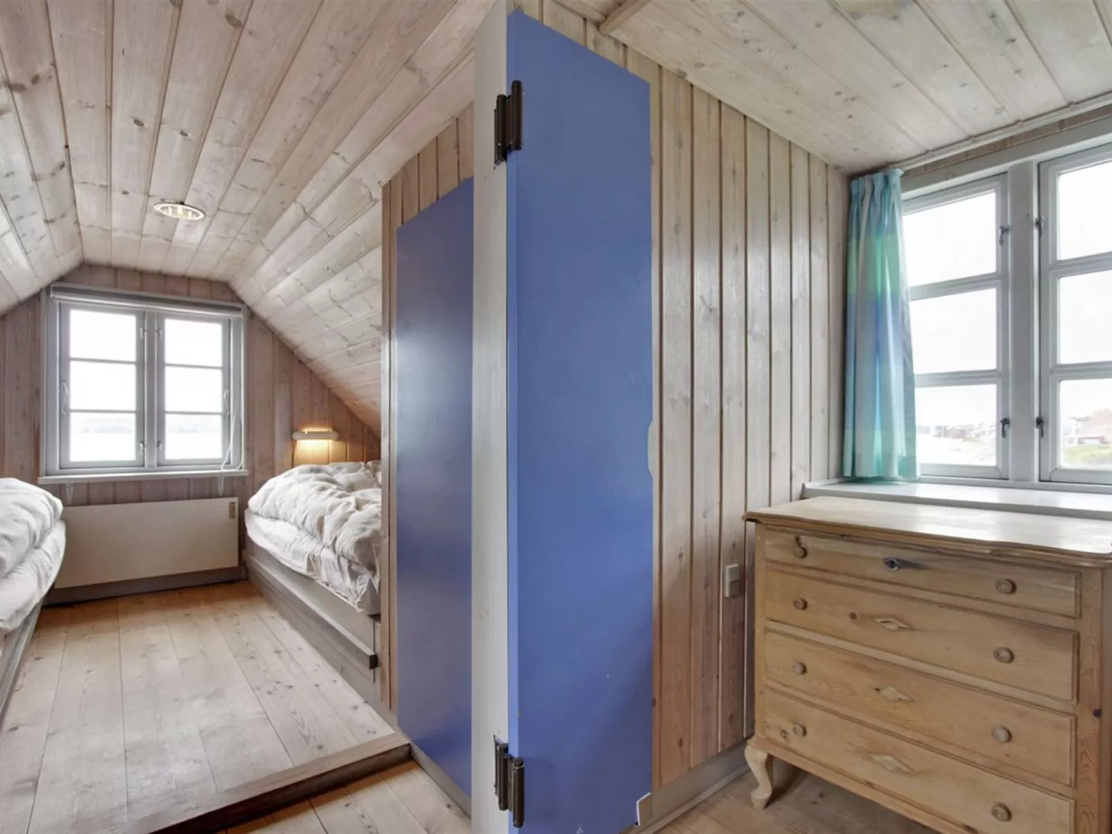 "Pauliina" - 10m to the fjord-Drinnen