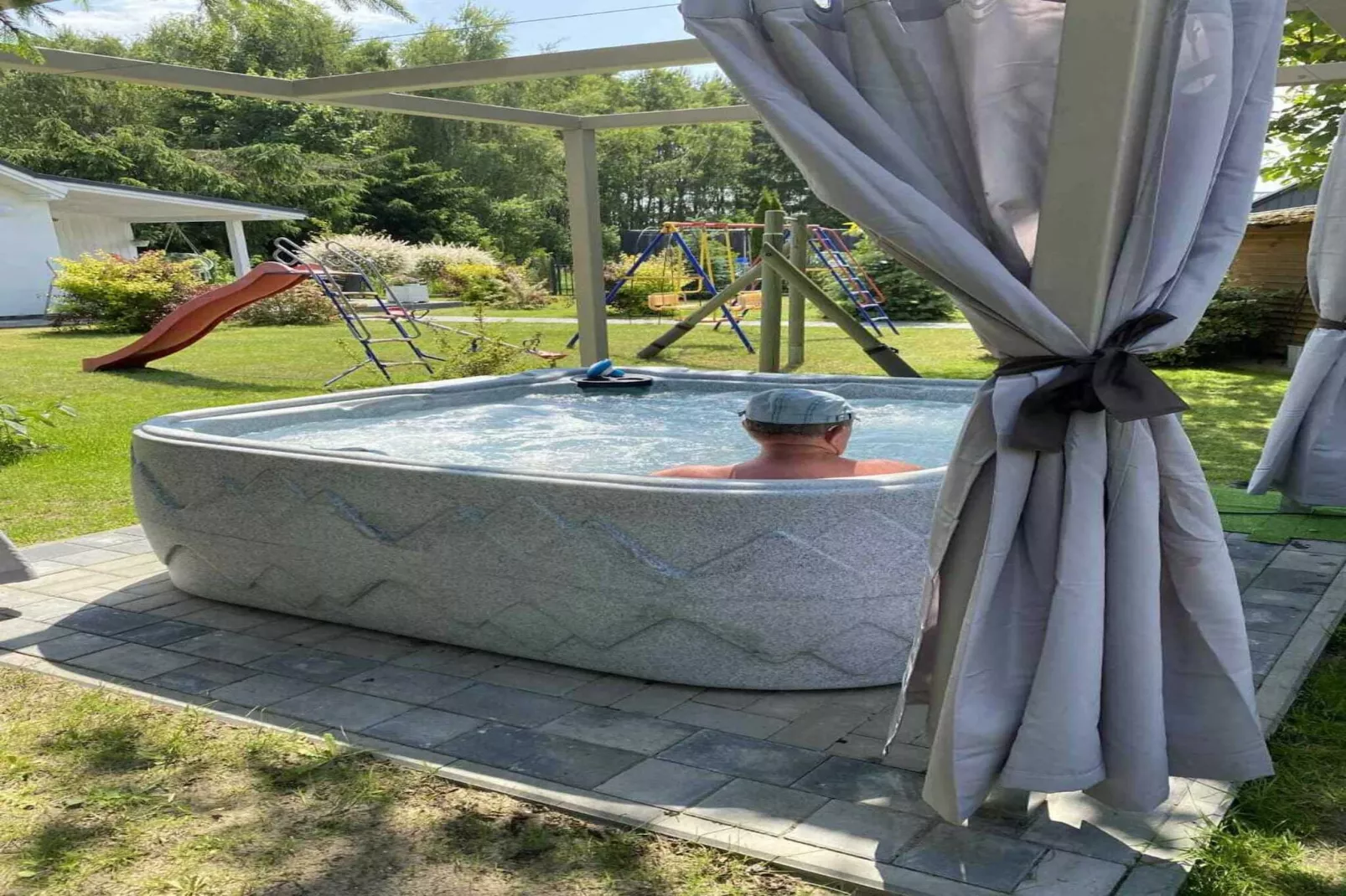 Budlejowy domek dla 4 osób w Kołczewie-Swimming pool