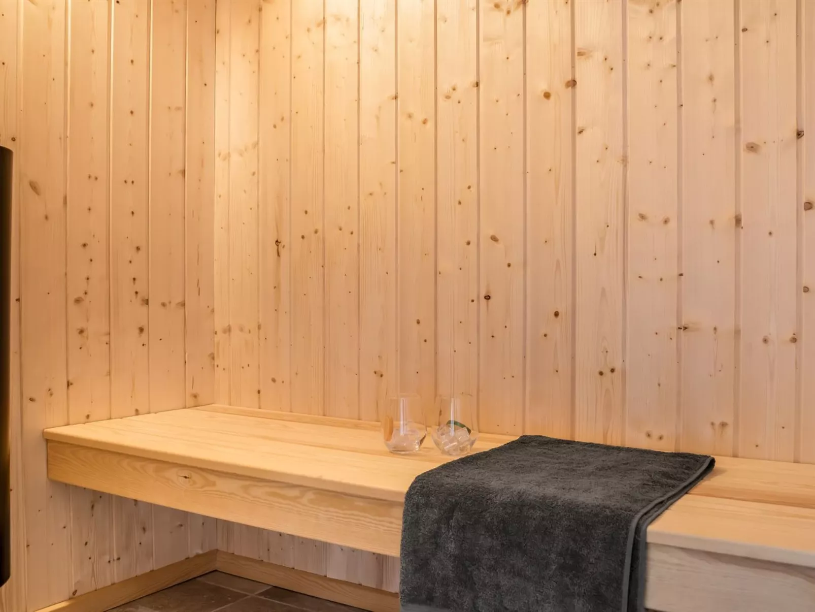 "Merete" - 900m from the sea-Drinnen