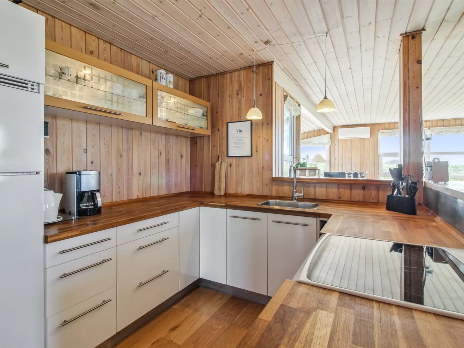 "Thomsen" - 475m from the sea-Drinnen