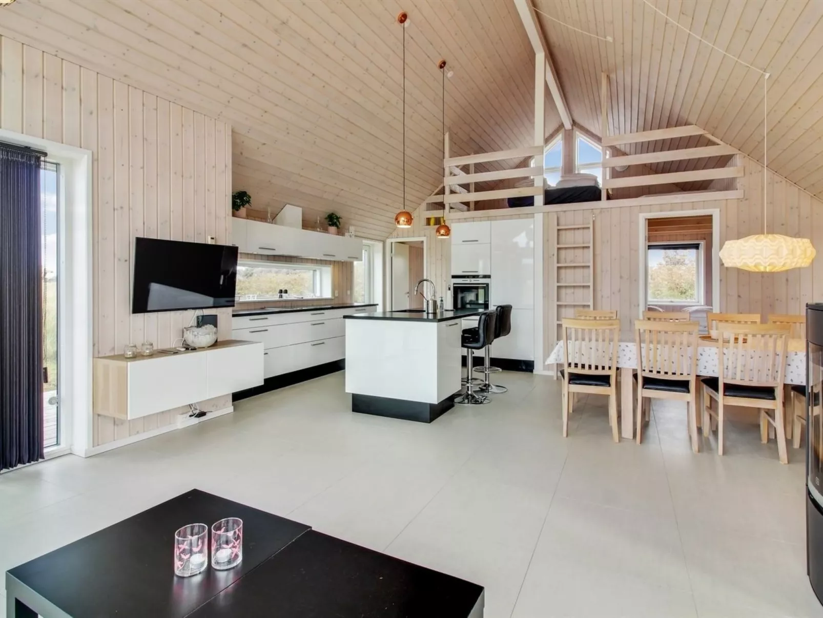 "Othinkarl" - 100m from the sea-Inside