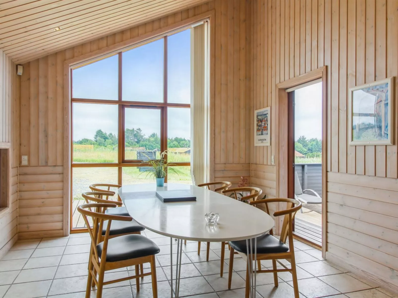 "Ran" - 1.5km from the sea-Dedans